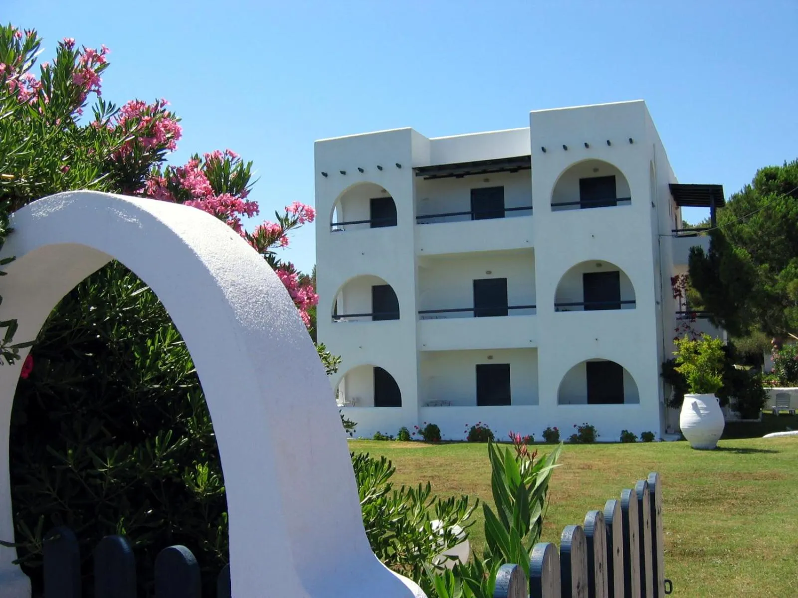 Garden in Maistrali Studios Skiathos