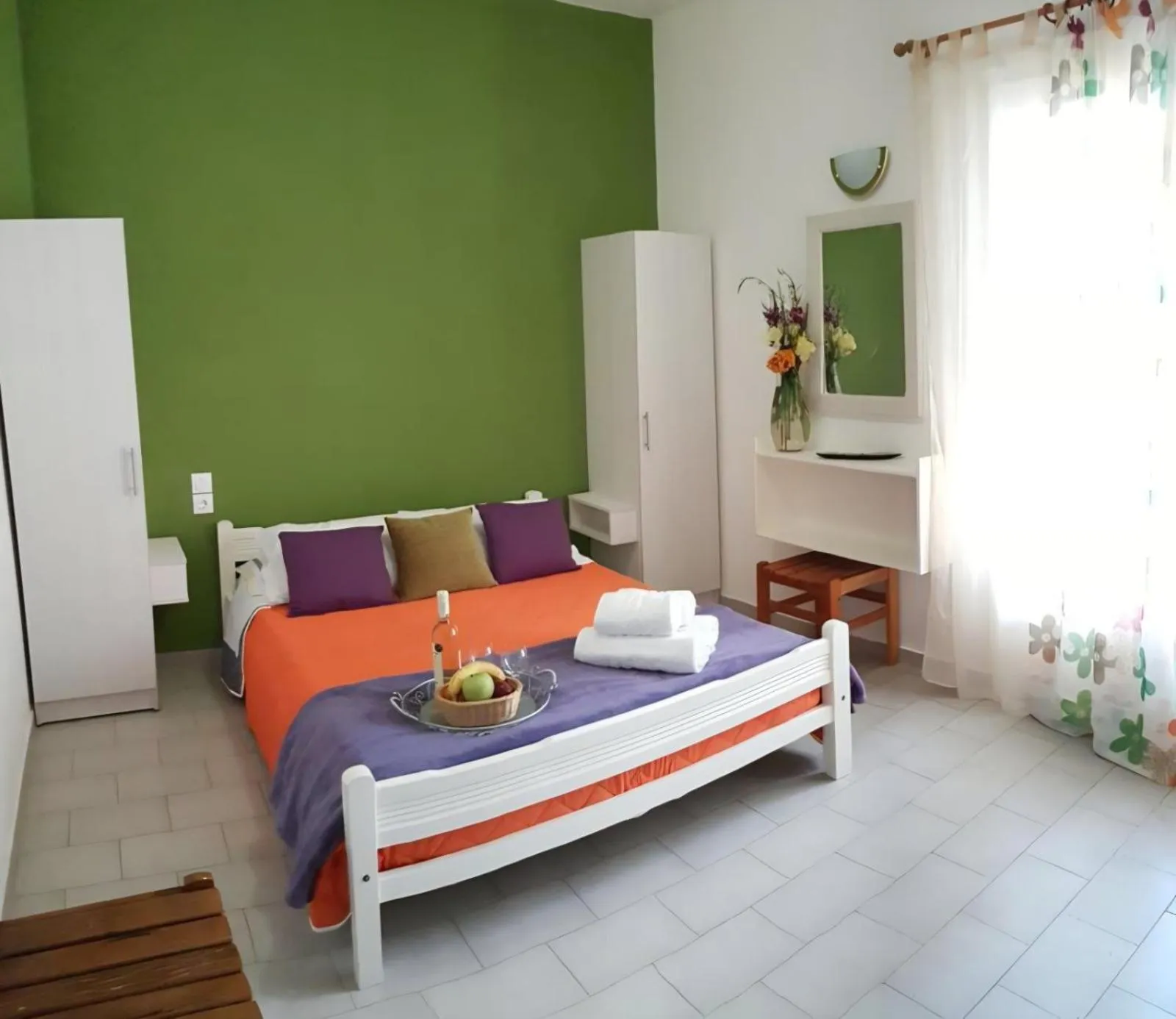 Property building, Bed in Maistrali Studios Skiathos