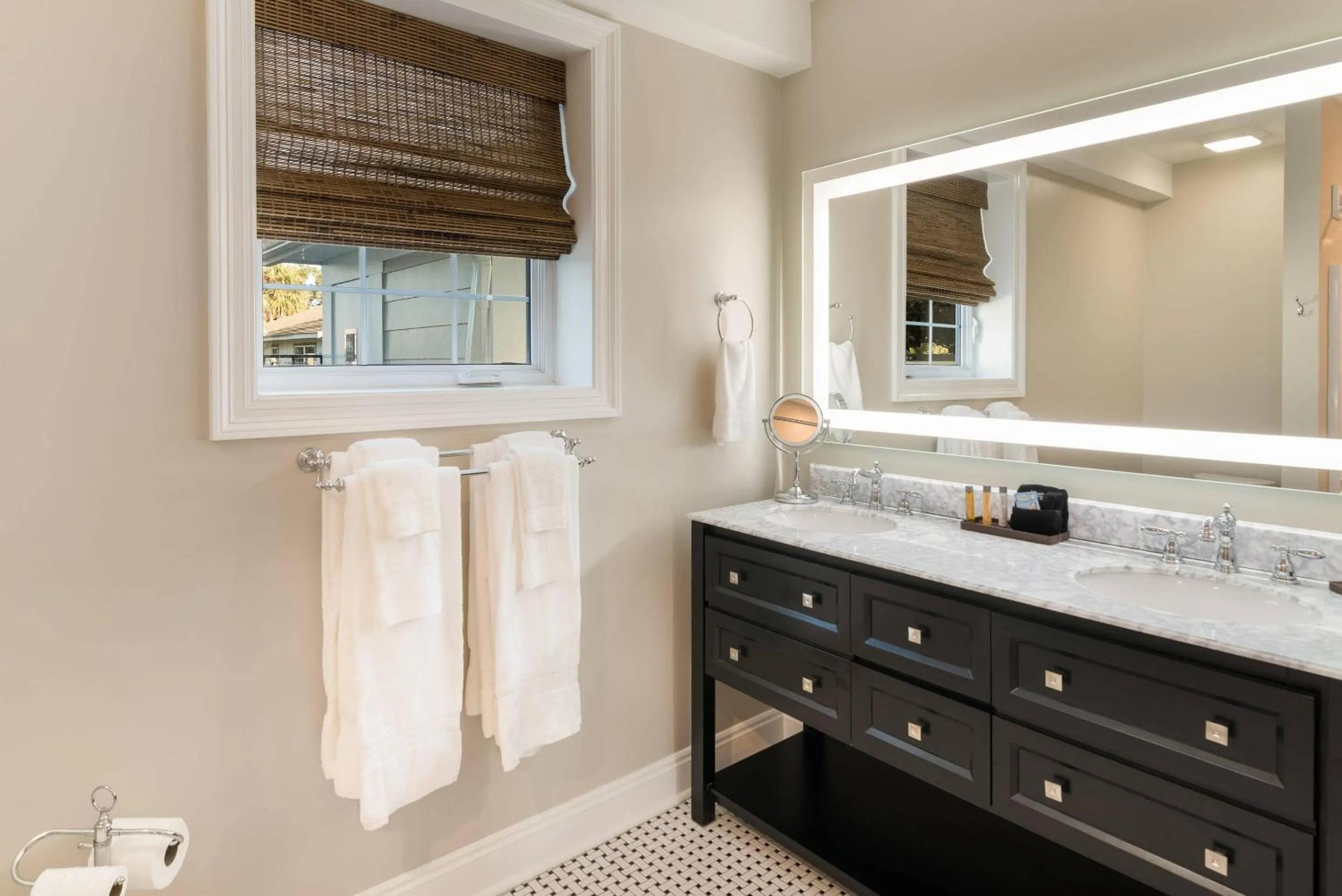 Bedroom in The Port Inn - Port St Joe, an Ascend Collection Hotel