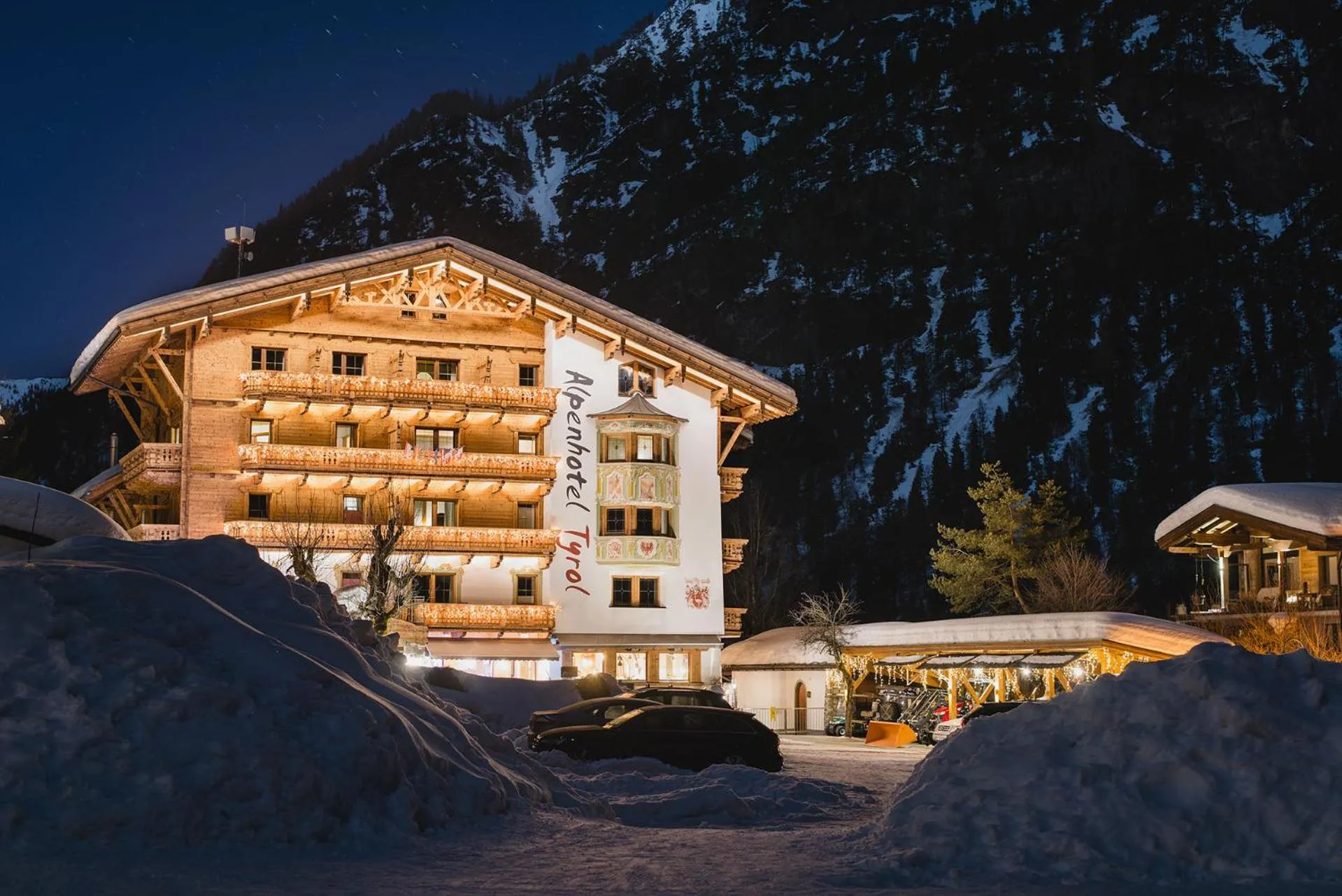 Property building in ALPENHOTEL TYROL - B&B - ADULTS ONLY - Alpines Lifestylehotel - BIO & Nachhaltig