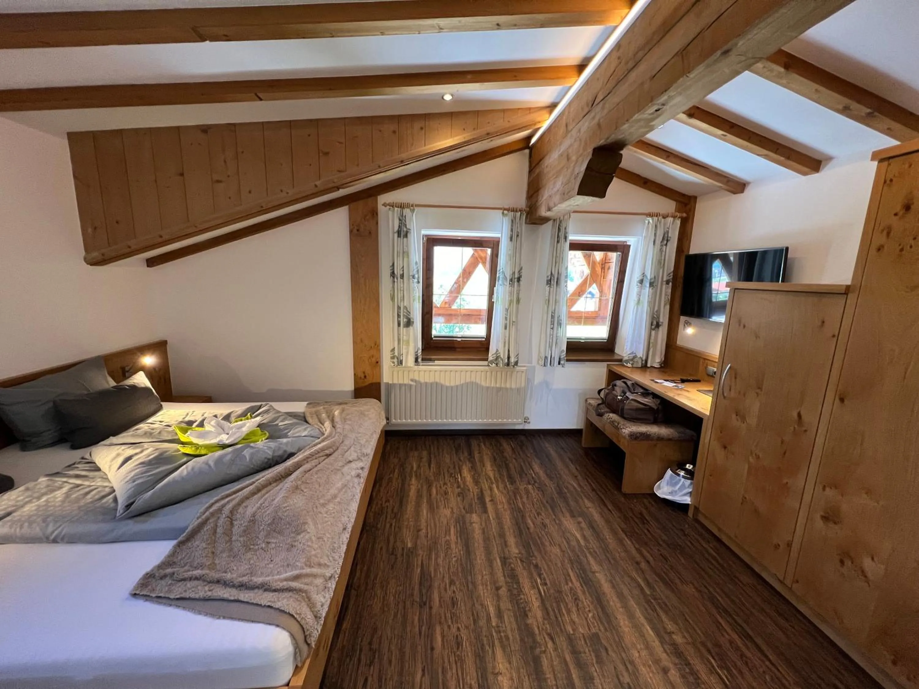 Bed in ALPENHOTEL TYROL - B&B - ADULTS ONLY - Alpines Lifestylehotel - BIO & Nachhaltig