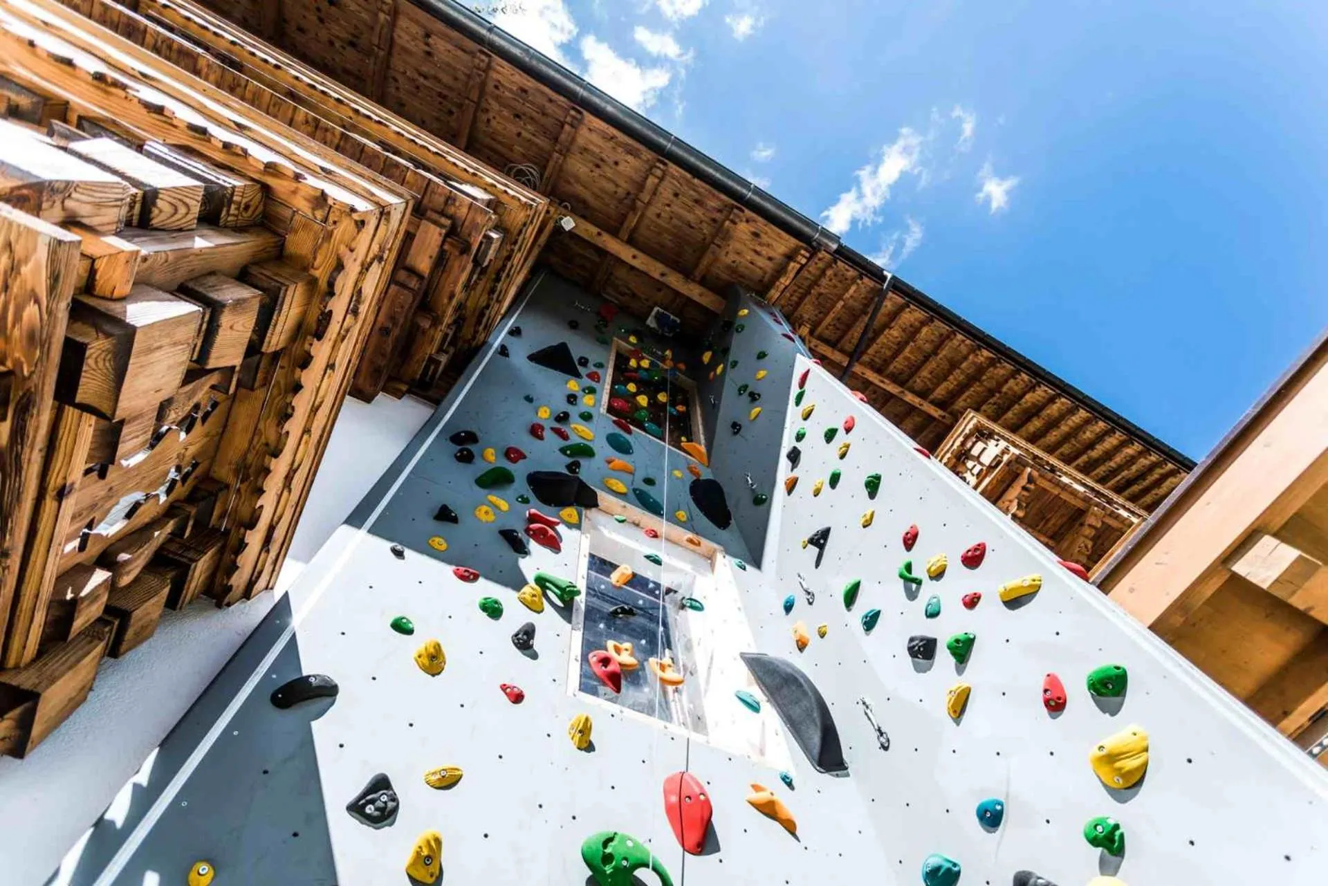 Property building in ALPENHOTEL TYROL - B&B - ADULTS ONLY - Alpines Lifestylehotel - BIO & Nachhaltig