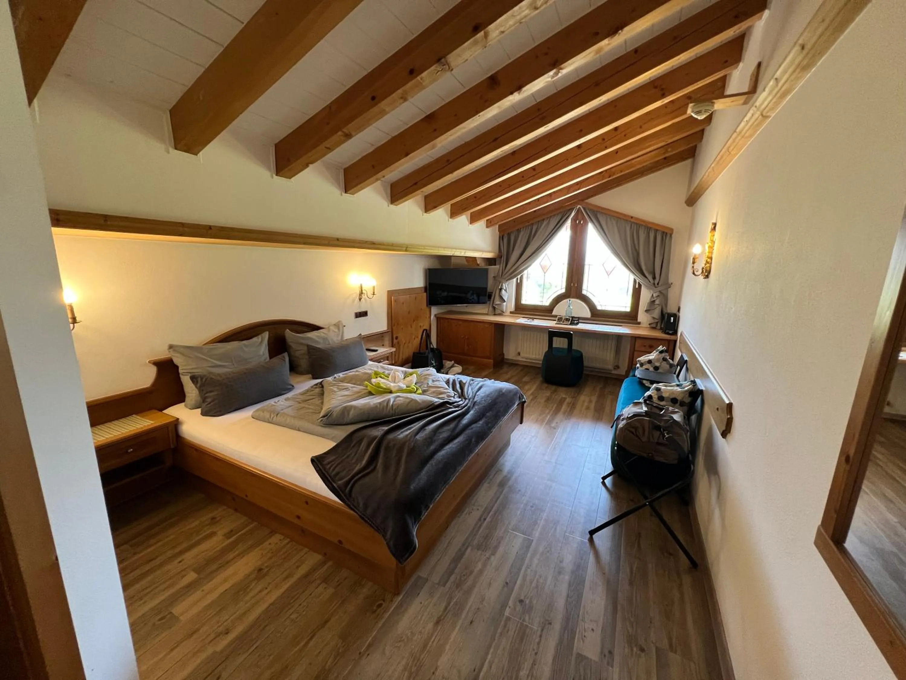 Bed in ALPENHOTEL TYROL - B&B - ADULTS ONLY - Alpines Lifestylehotel - BIO & Nachhaltig