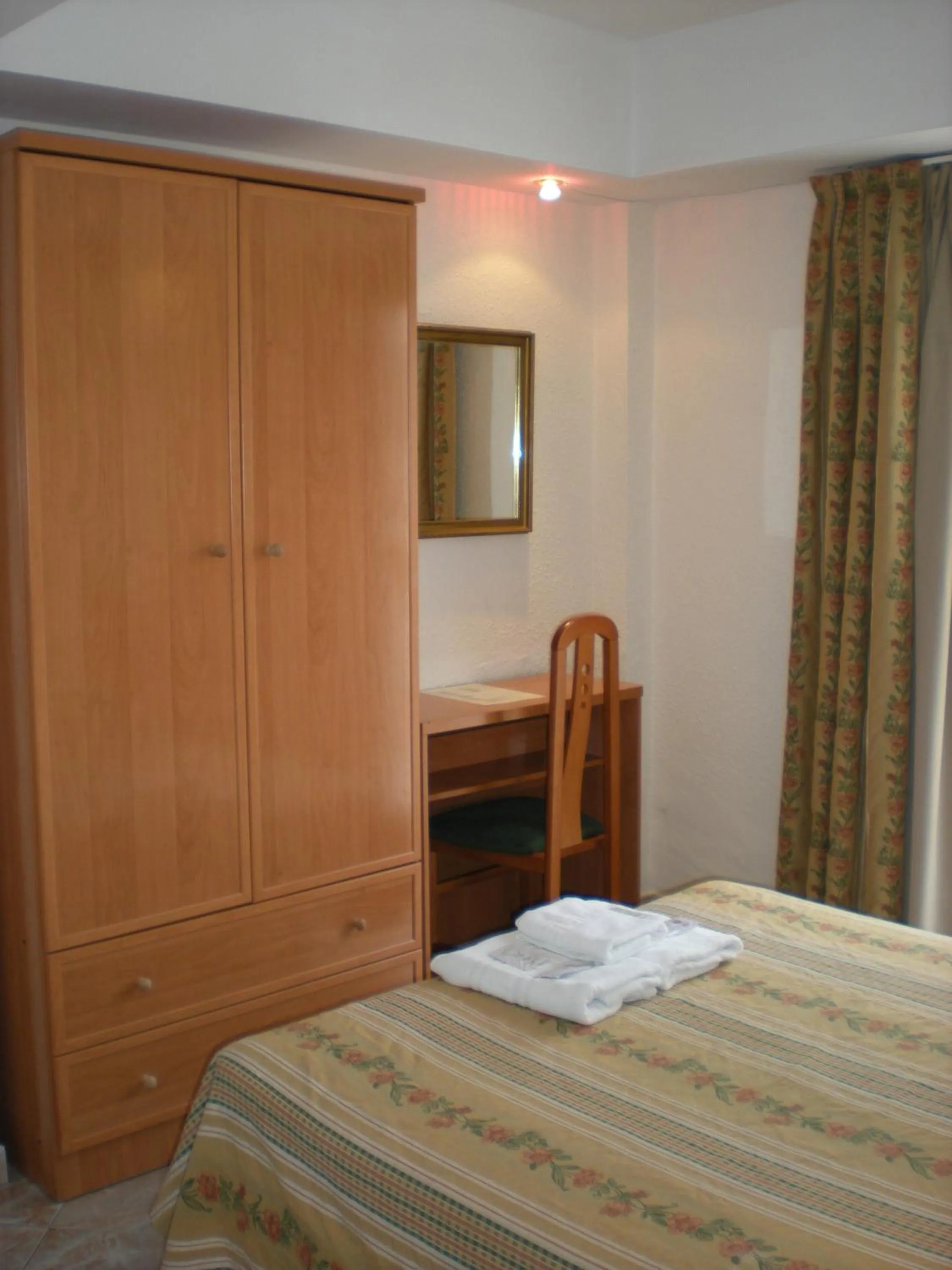 Photo of the whole room, Bed in Hotel New Sanz