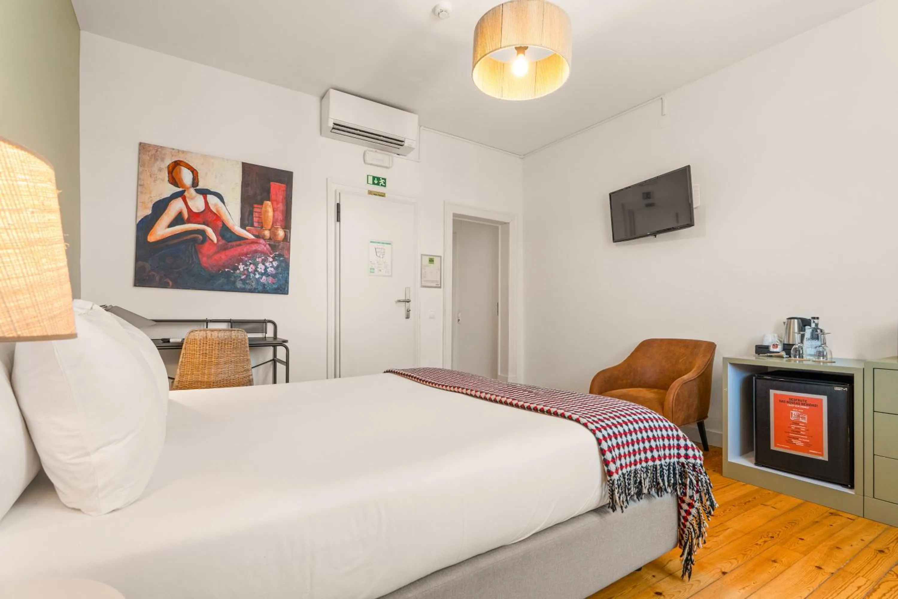 Bedroom, Bed in Casa do Bairro by Shiadu