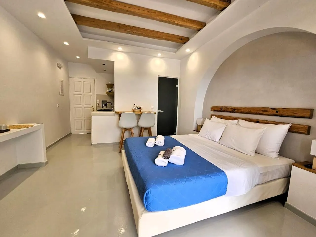 Living room, Bed in Coralli Beach Apartments