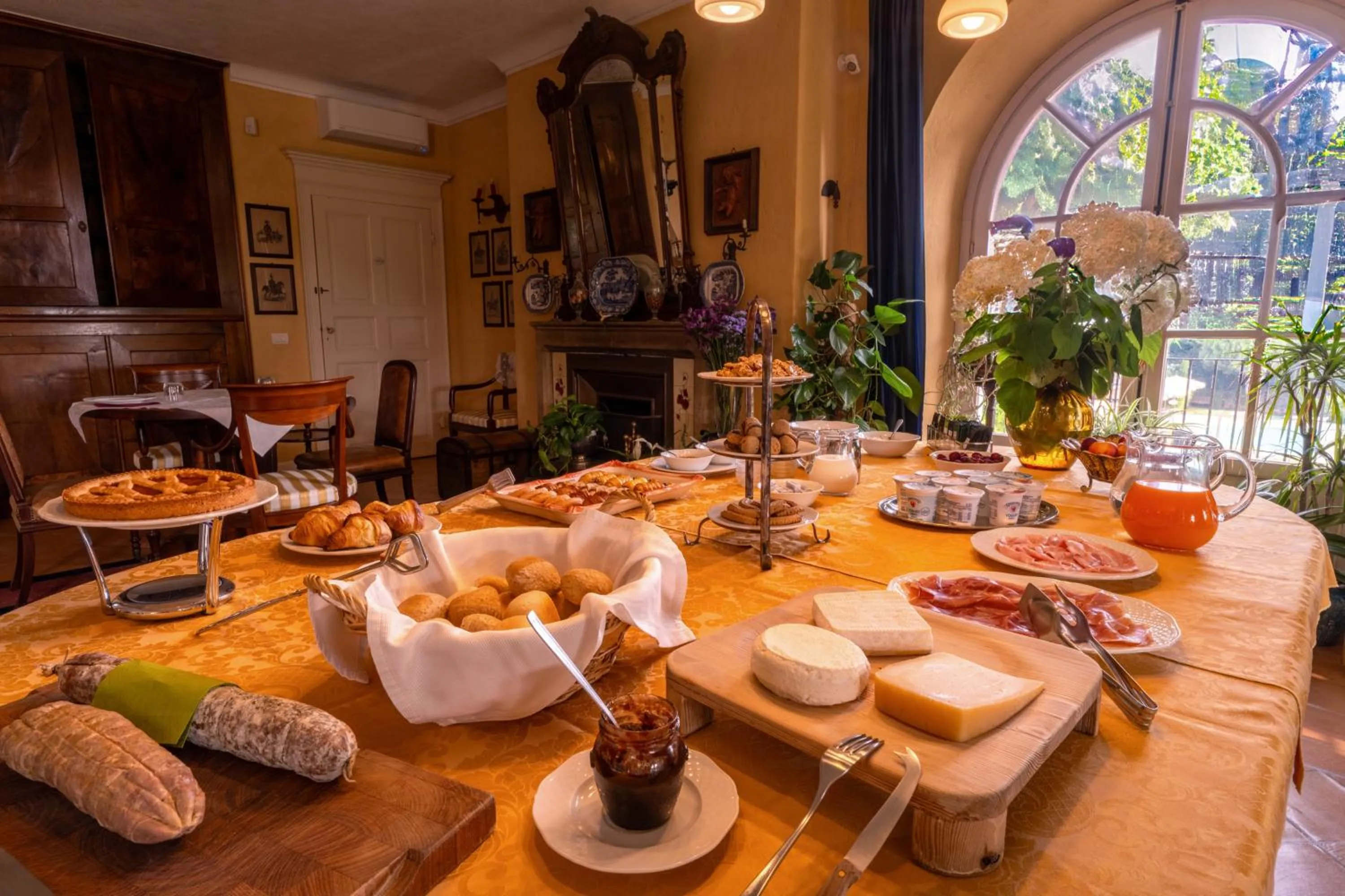 Photo of the whole room in Villa Bricco dei Cogni