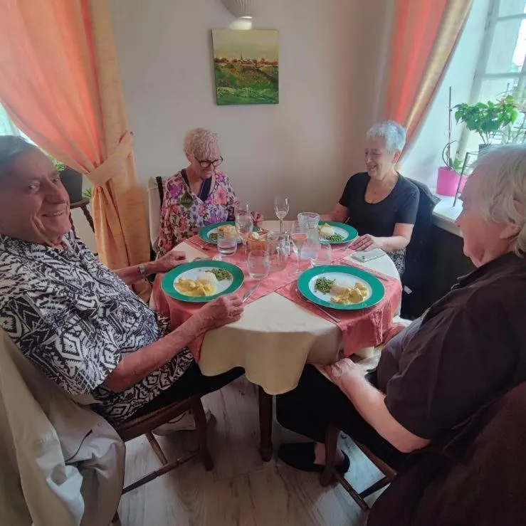 People in Le Sauvage