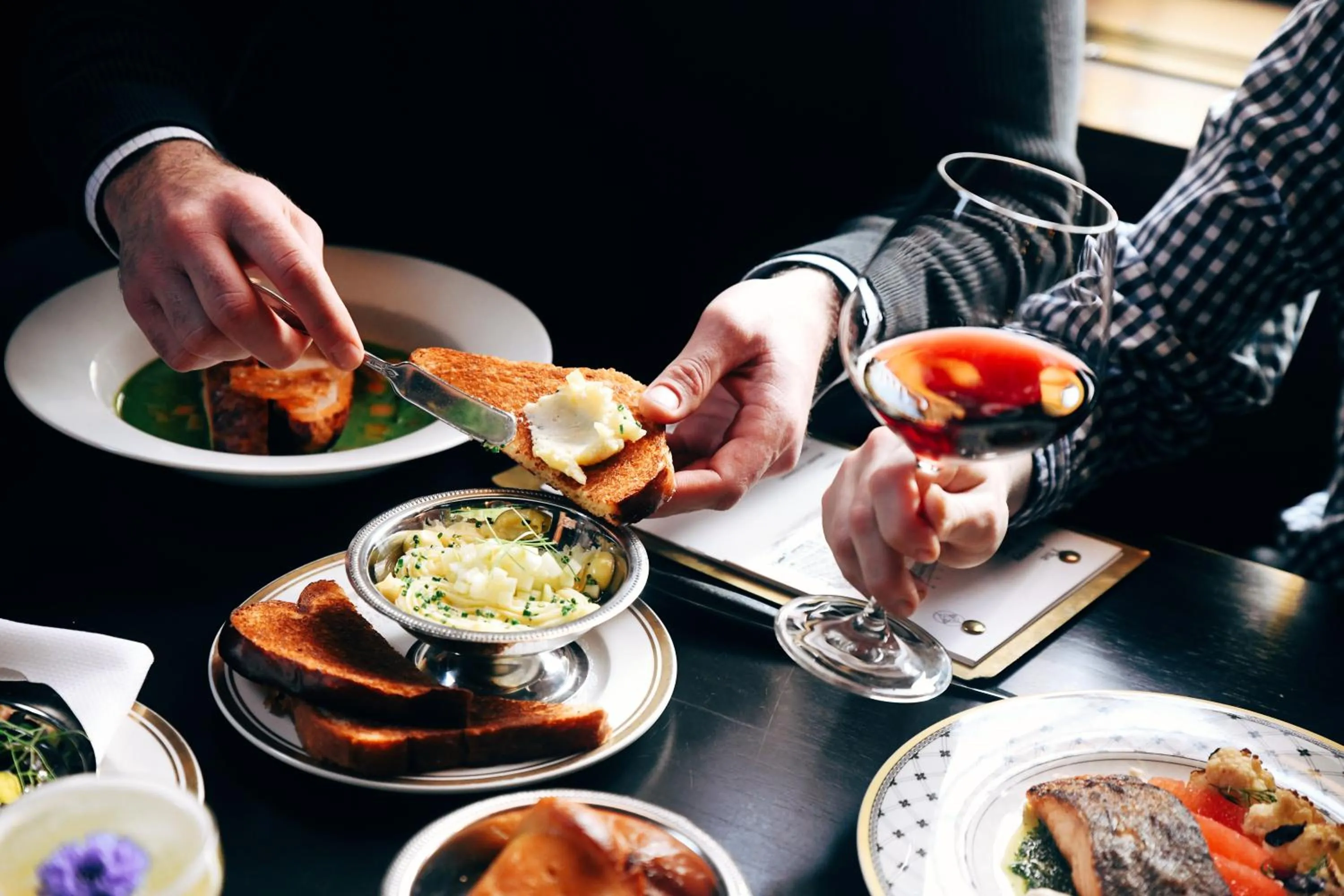 Restaurant/places to eat in Hotel Savoy Kansas City, Tapestry Collection by Hilton