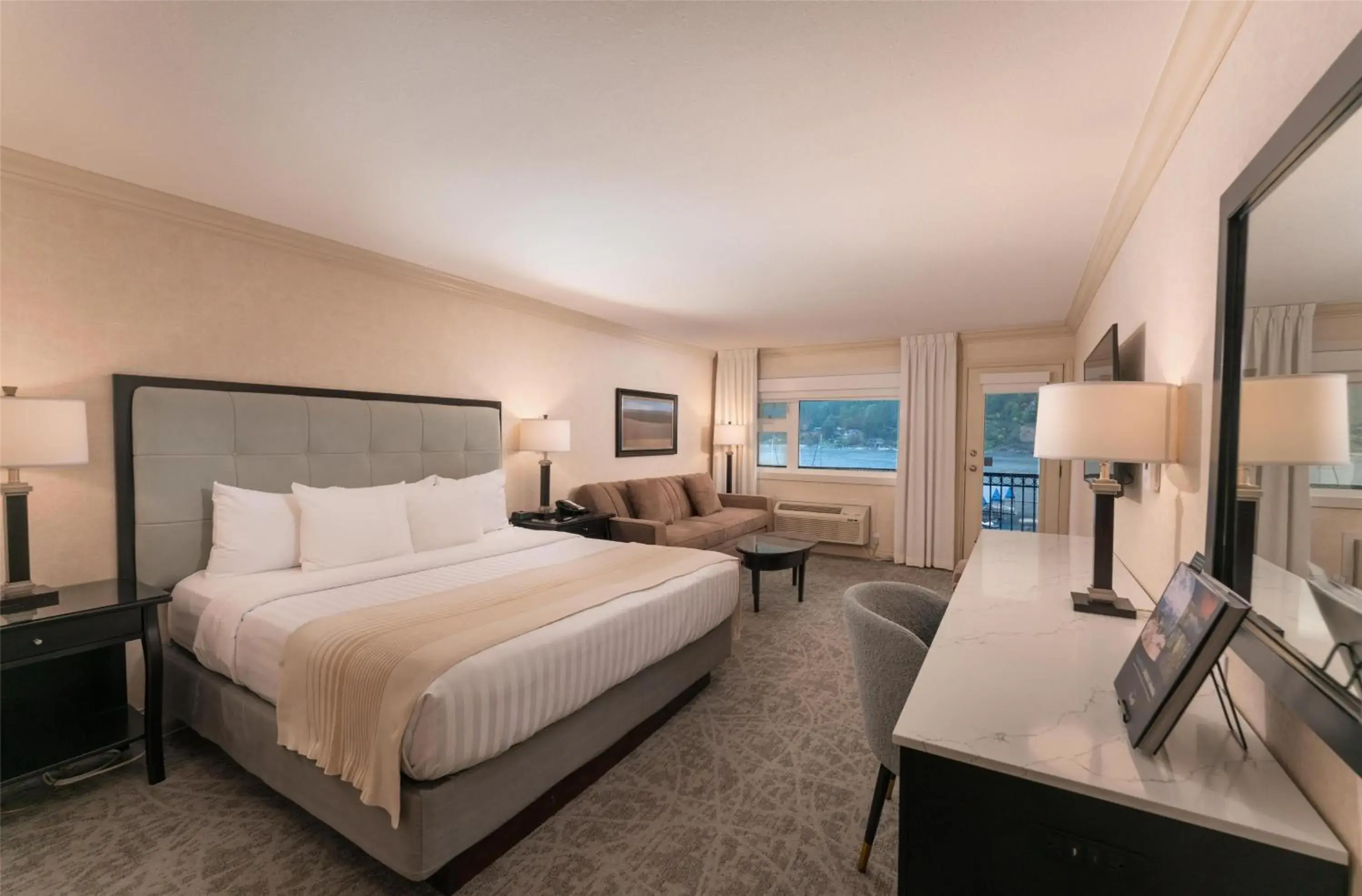 King Room with Sofa Bed and Spa Tub - Balcony/Lake View in Prestige Lakeside Resort, WorldHotels Elite King Room with Sofa Bed and Spa Tub - Balcony/Lake View in Prestige Lakeside Resort, WorldHotels Elite