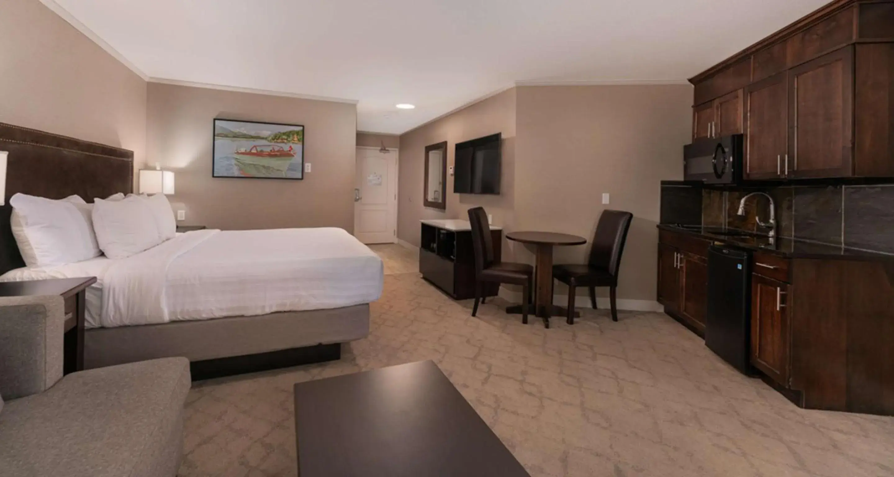 King Studio with Kitchenette - Non-Smoking in Prestige Lakeside Resort, WorldHotels Elite King Studio with Kitchenette - Non-Smoking in Prestige Lakeside Resort, WorldHotels Elite