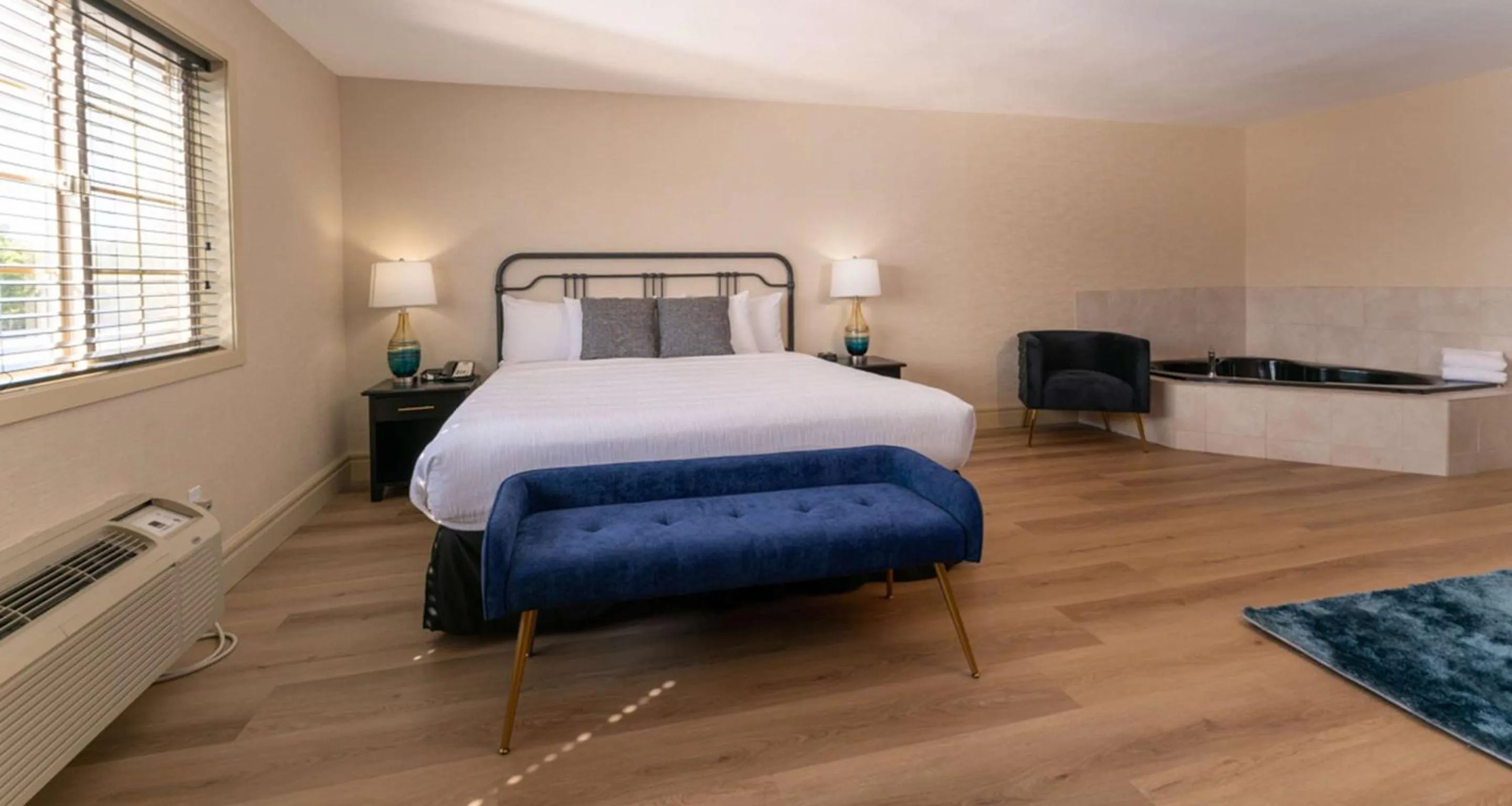 Photo of the whole room, Bed in Prestige Rocky Mountain Resort Cranbrook, WorldHotels Crafted