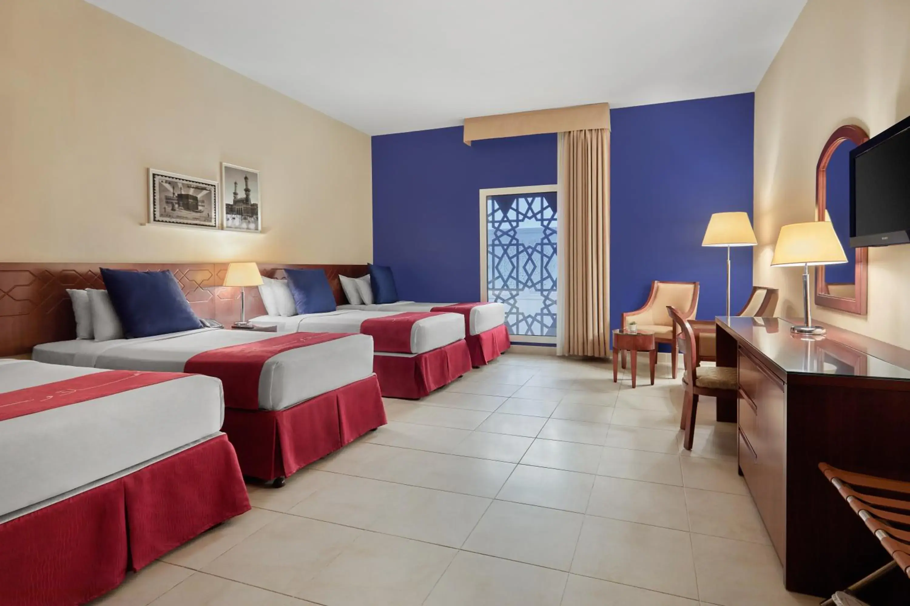 Standard Quadruple Room in Makarem Al Bait Al Azizia Hotel Standard Quadruple Room in Makarem Al Bait Al Azizia Hotel