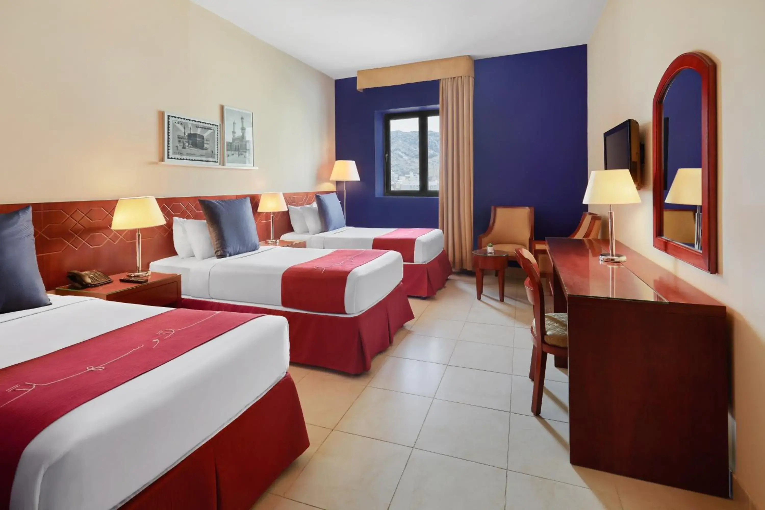 Standard Triple Room in Makarem Al Bait Al Azizia Hotel Standard Triple Room in Makarem Al Bait Al Azizia Hotel