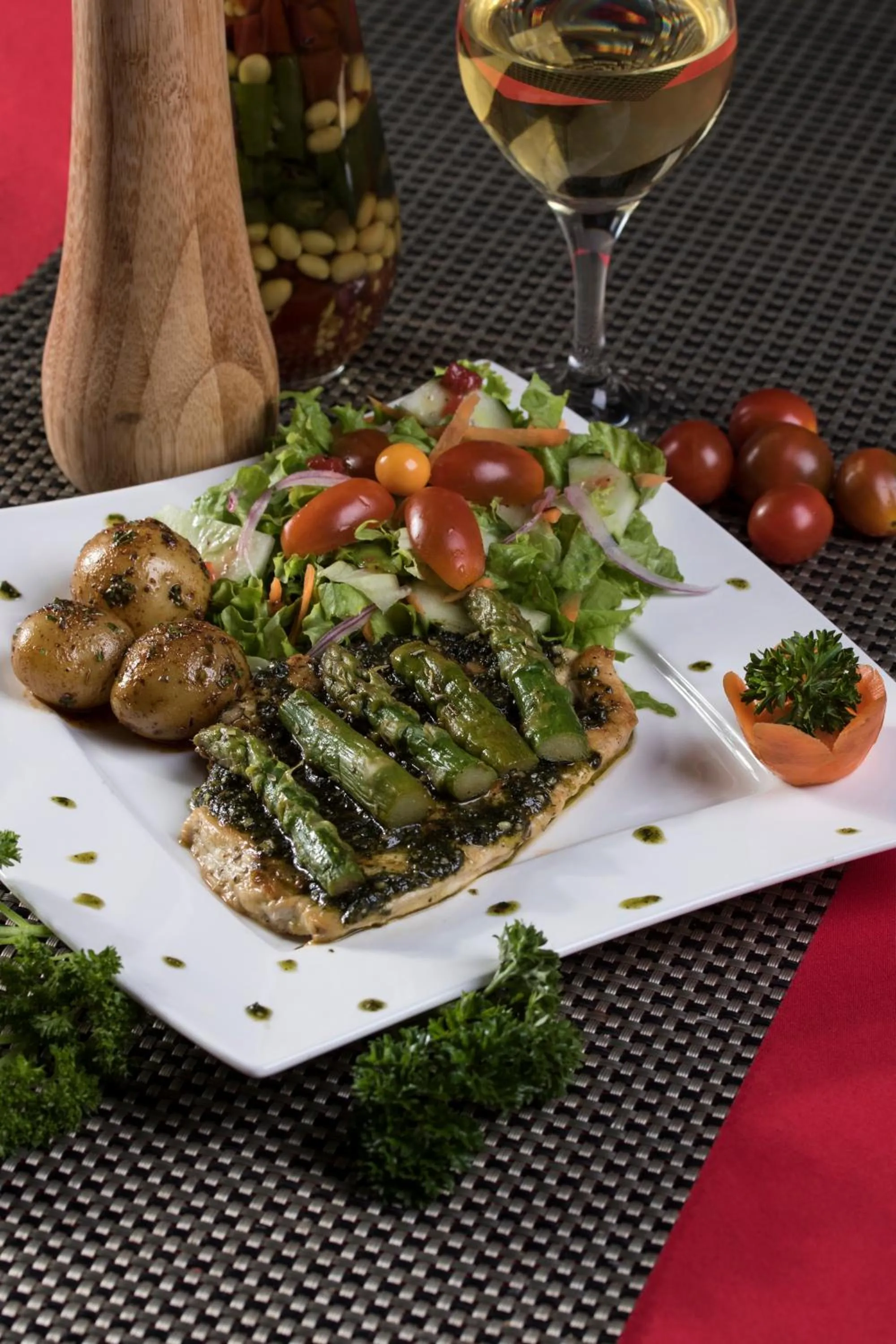 Restaurant/places to eat in Hortensias Chalets Vara blanca