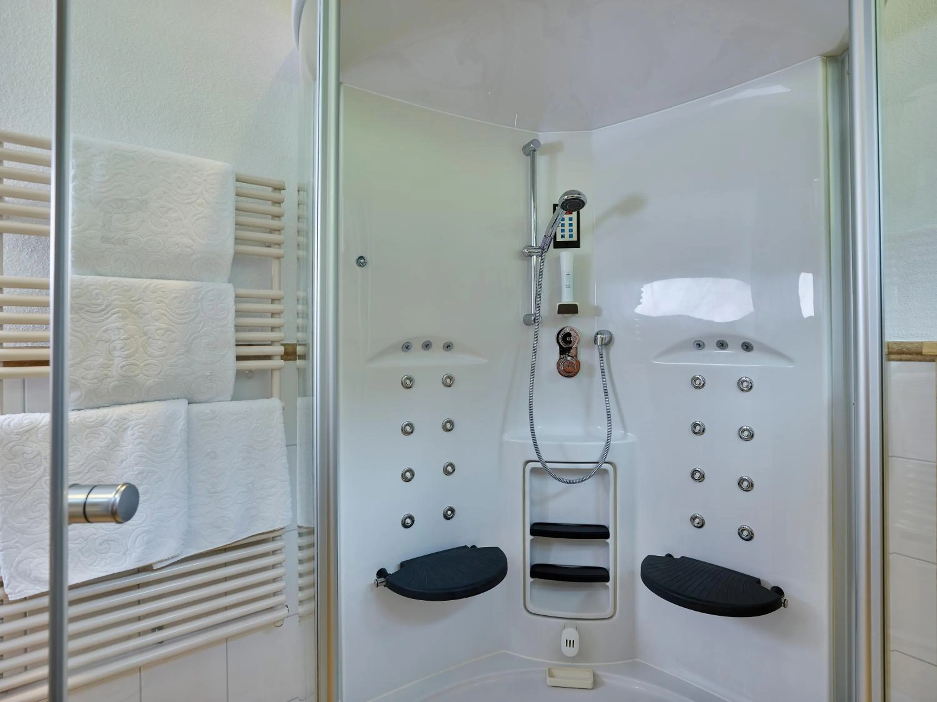 Bathroom in Hotel Sonnhof