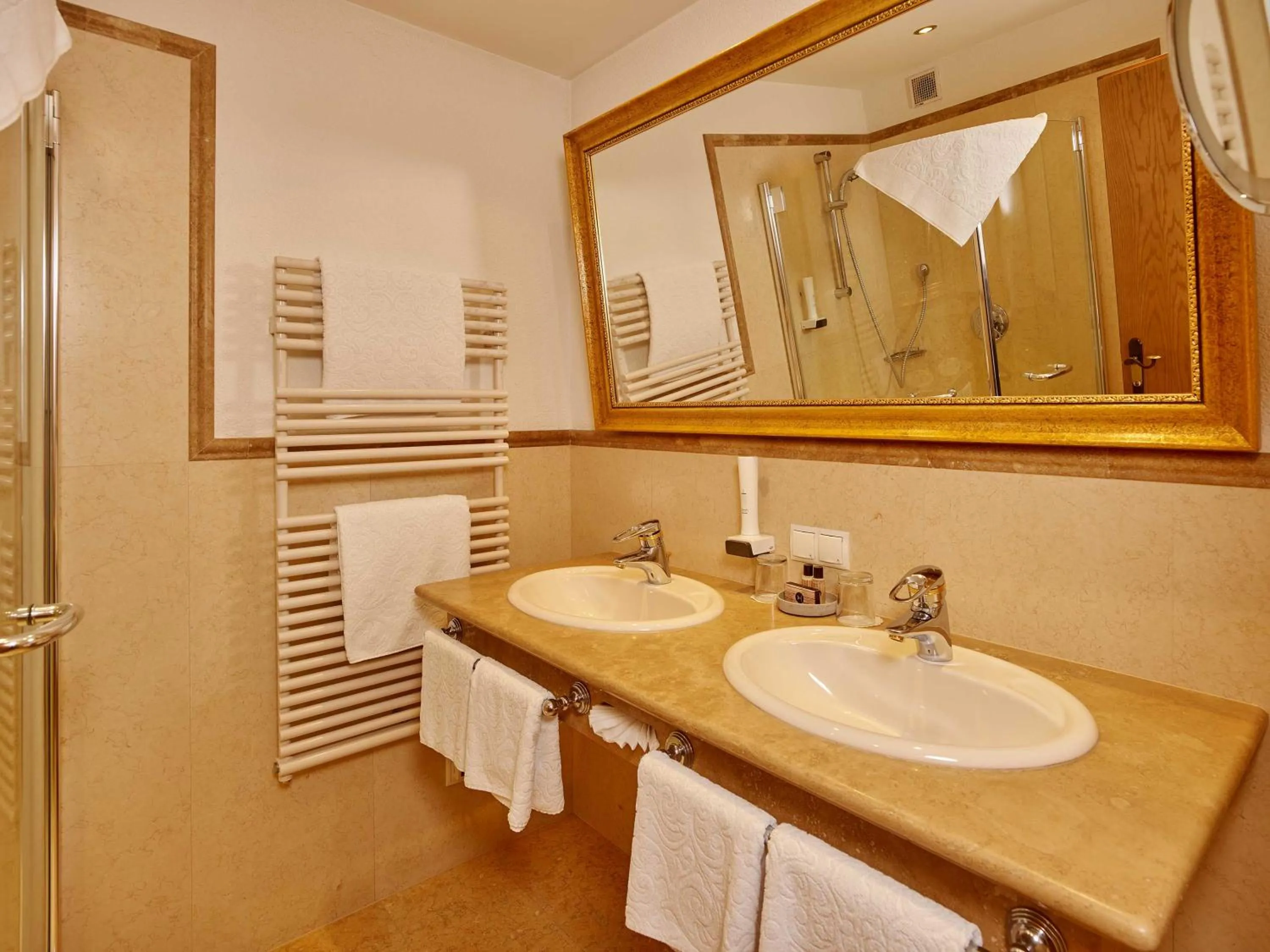 Photo of the whole room in Hotel Sonnhof