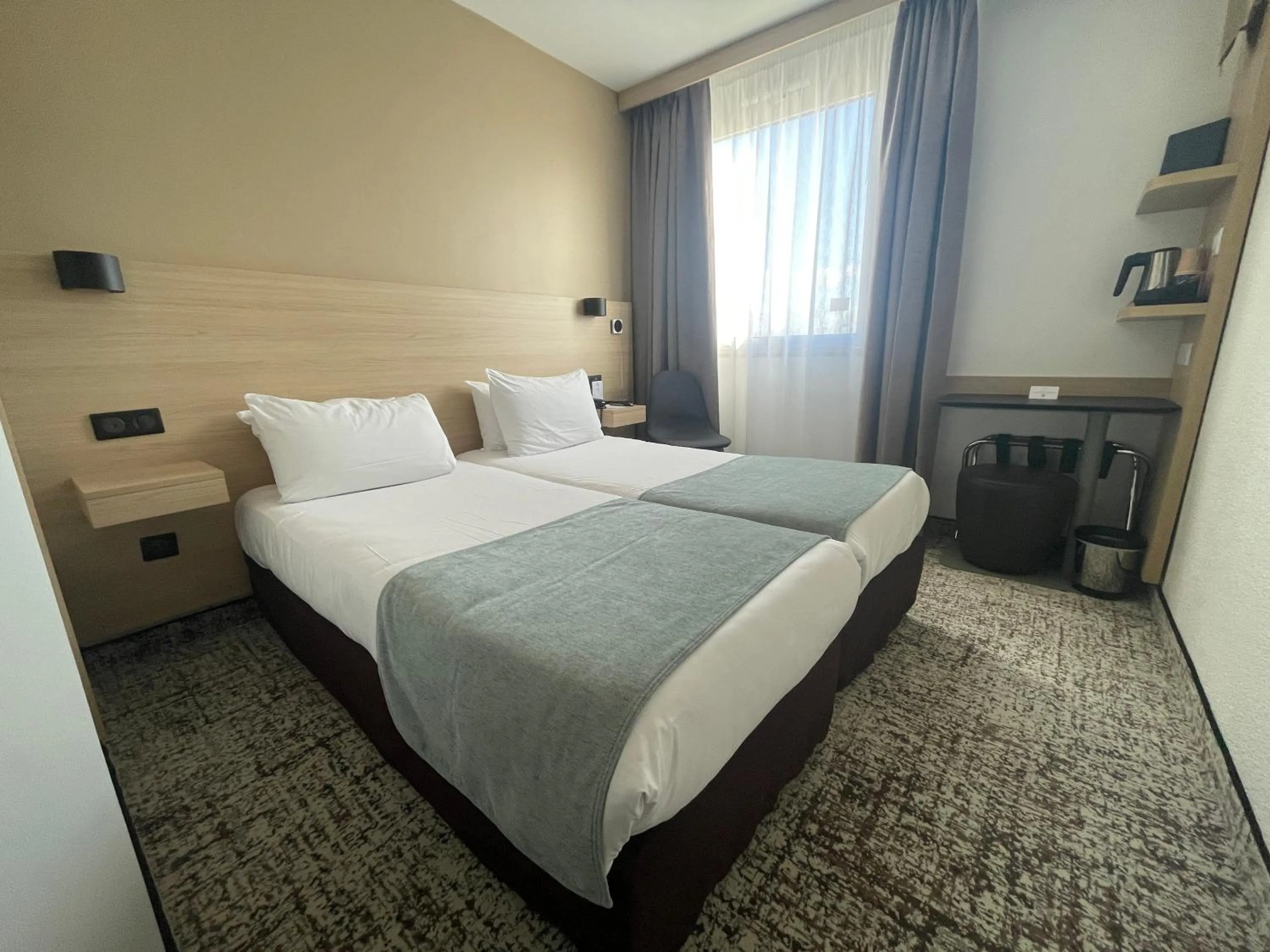 Bed in Sure Hotel by Best Western Bordeaux Lac