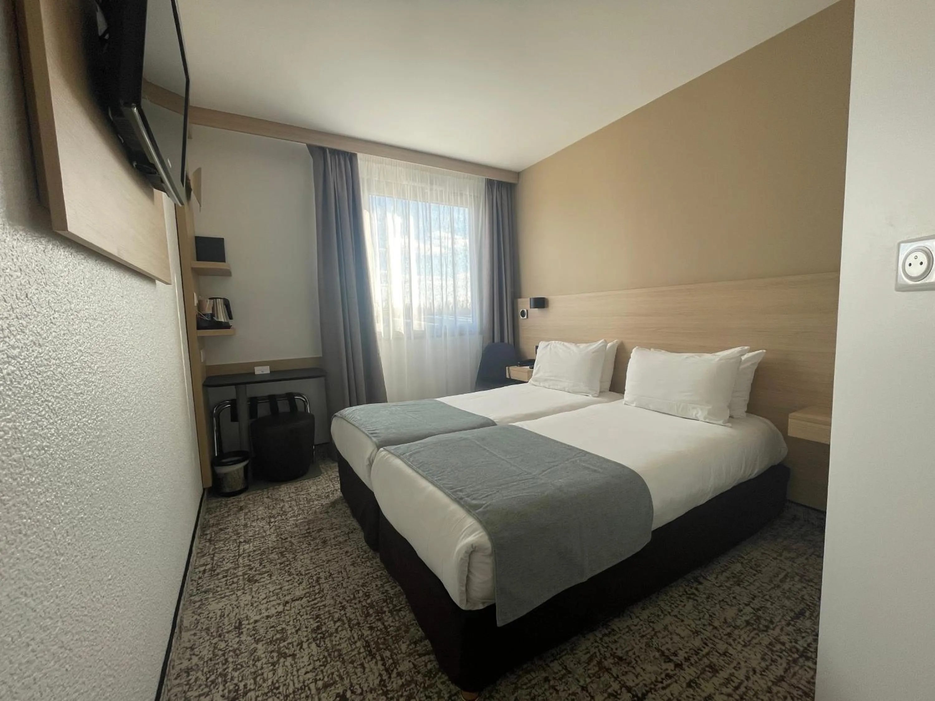 Bed in Sure Hotel by Best Western Bordeaux Lac