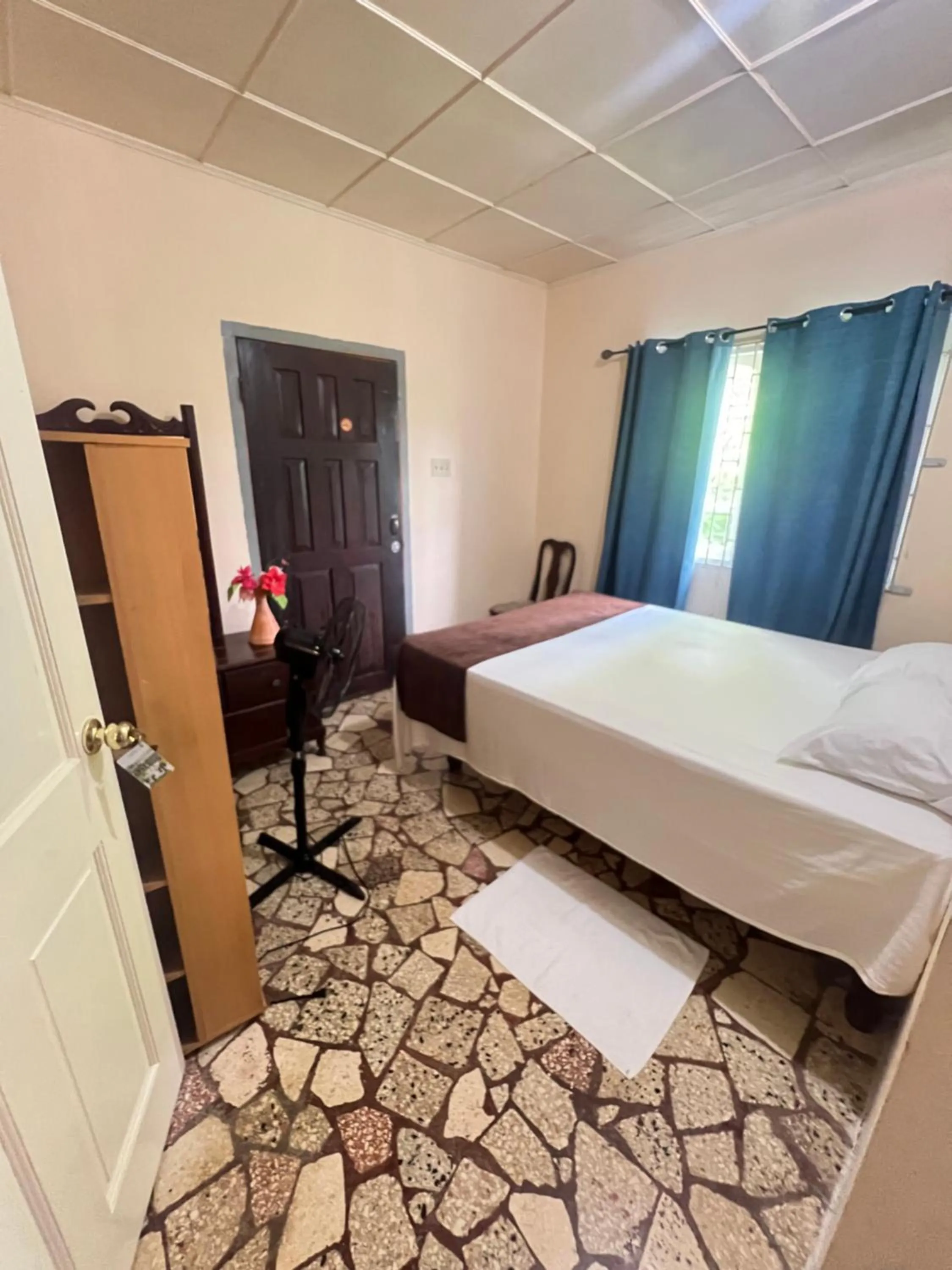 Bed in Cozy Family Inn