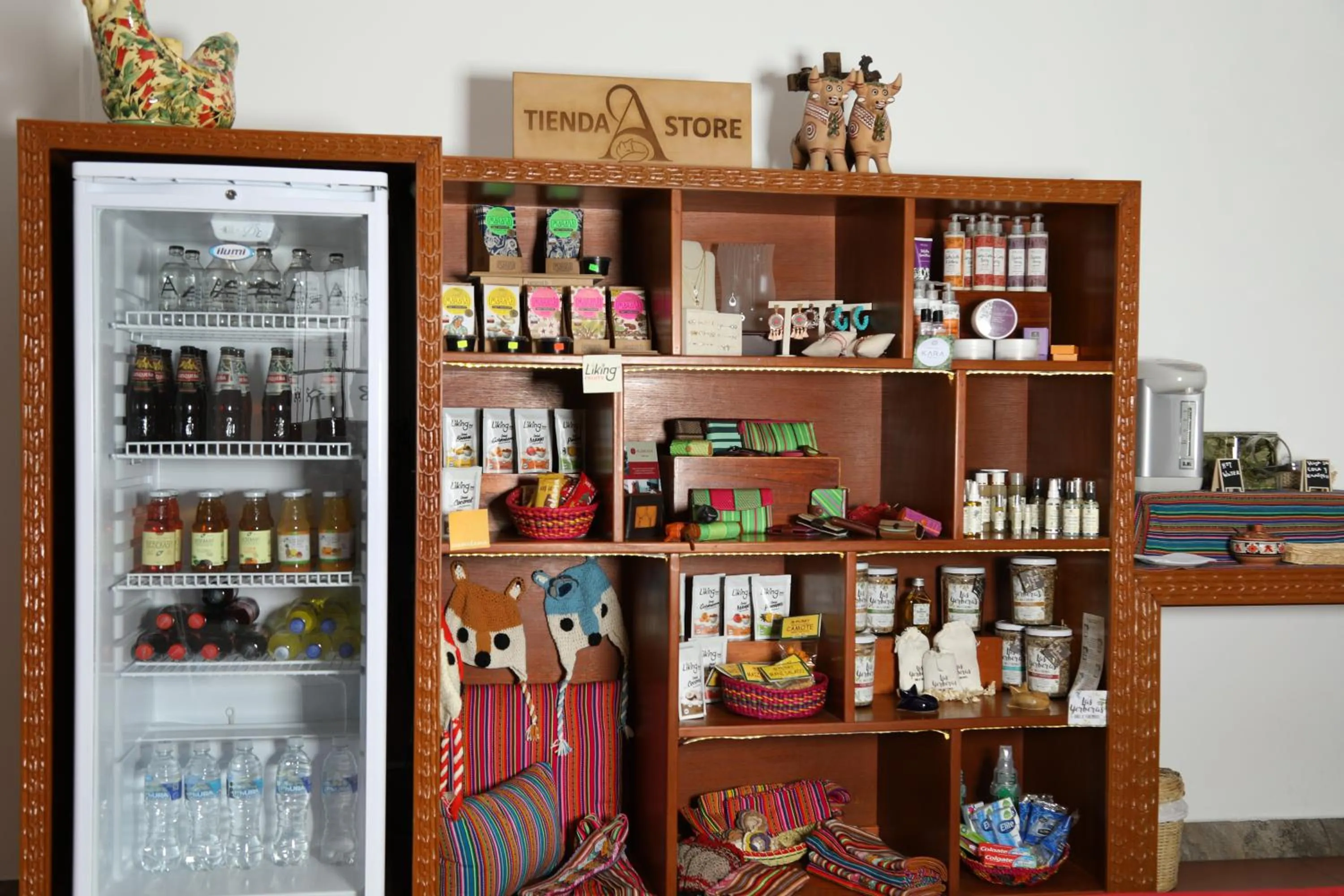 On-site shops in Atoq San Blas Hotel