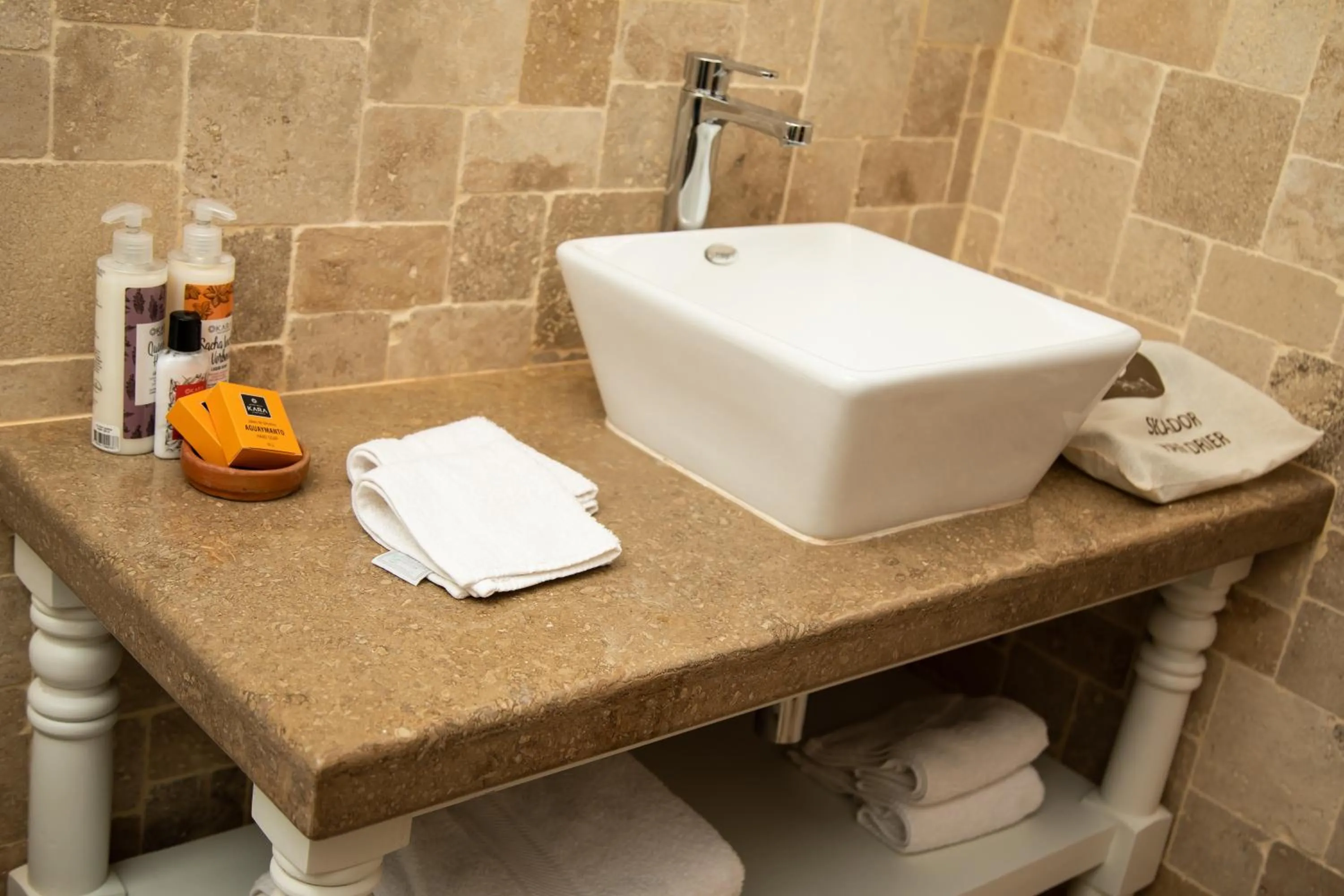 Bathroom in Atoq San Blas Hotel