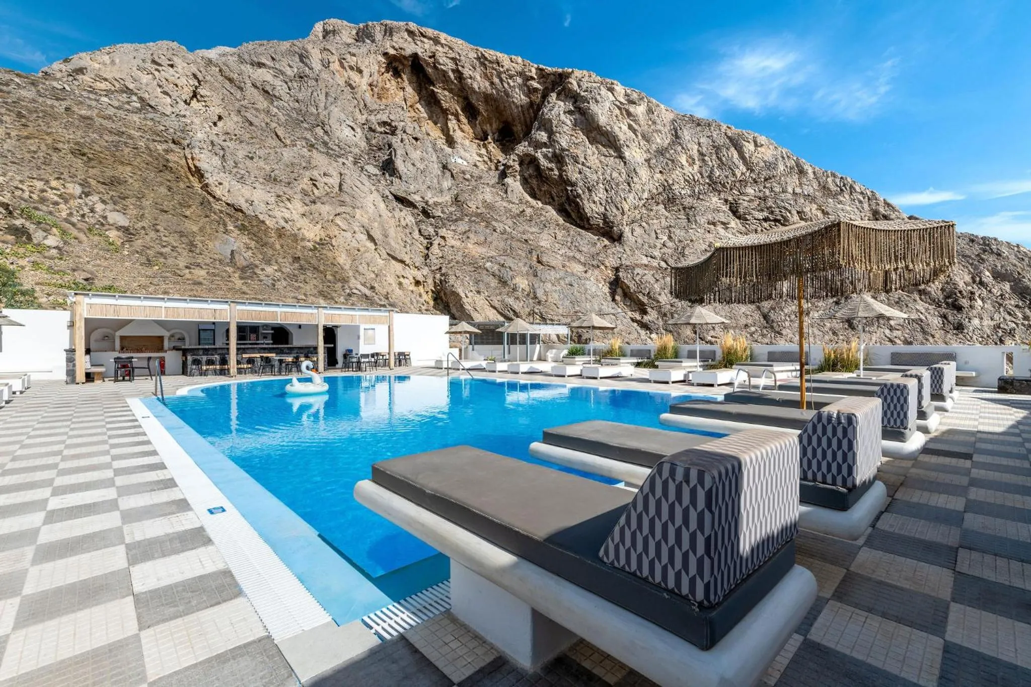 Swimming pool in Marianna Hotel