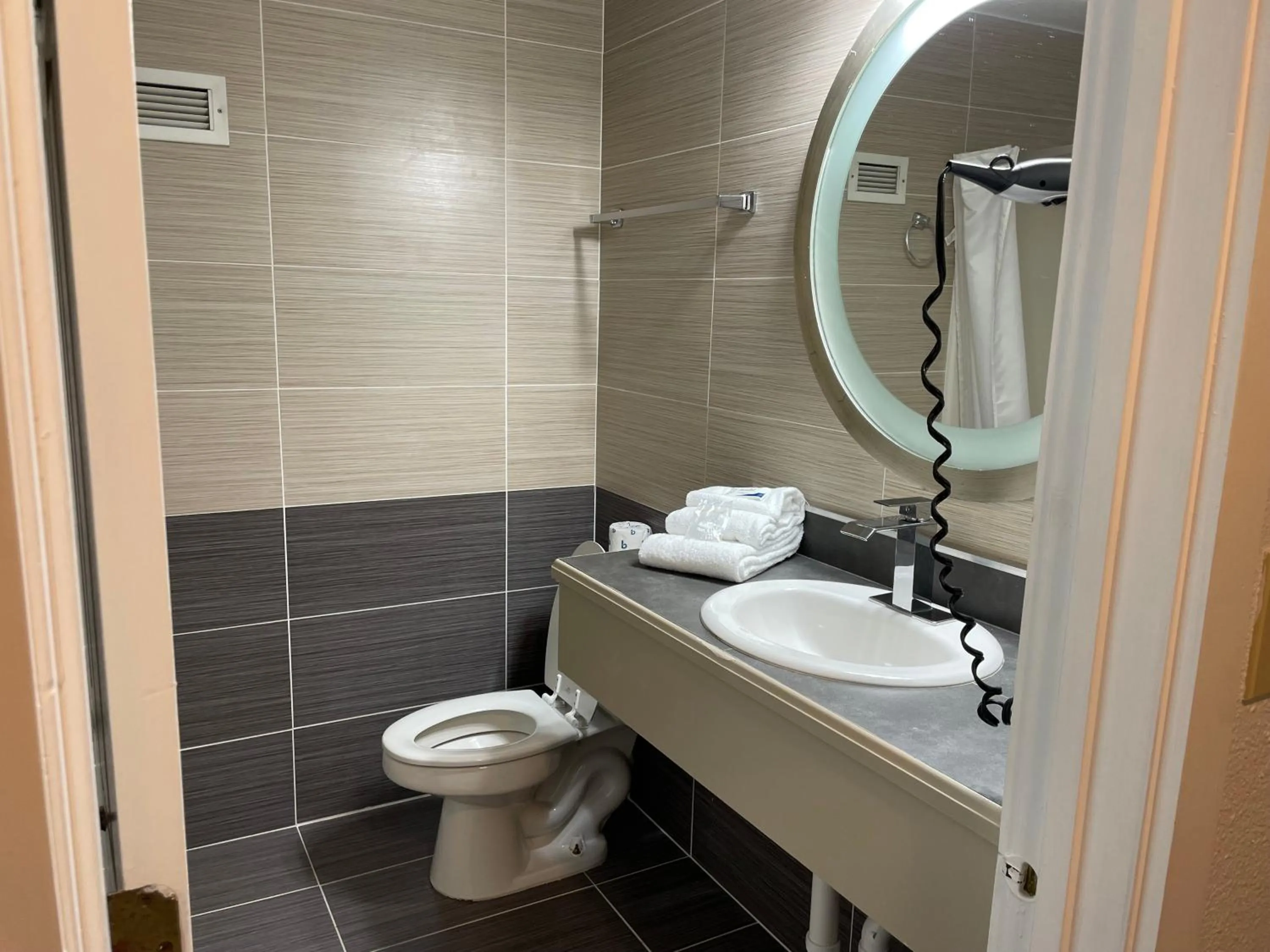 Bathroom in Whalers Inn and Suites