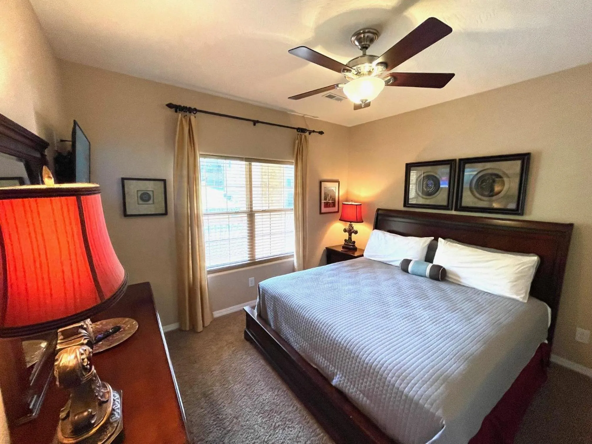 Bed in Rockwood Condos on Table Rock Lake With Boat Slips