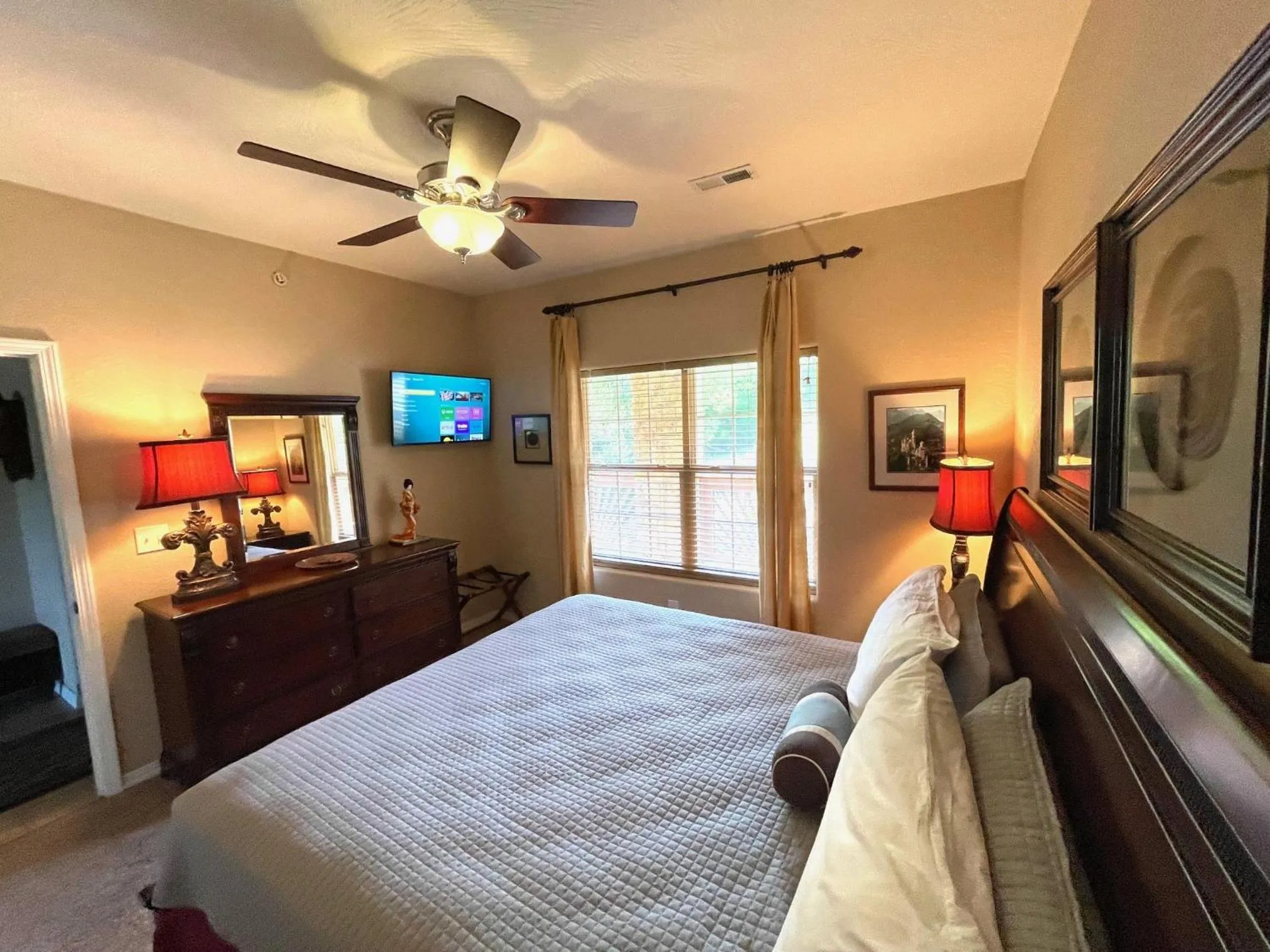 Bedroom, Bed in Rockwood Condos on Table Rock Lake With Boat Slips