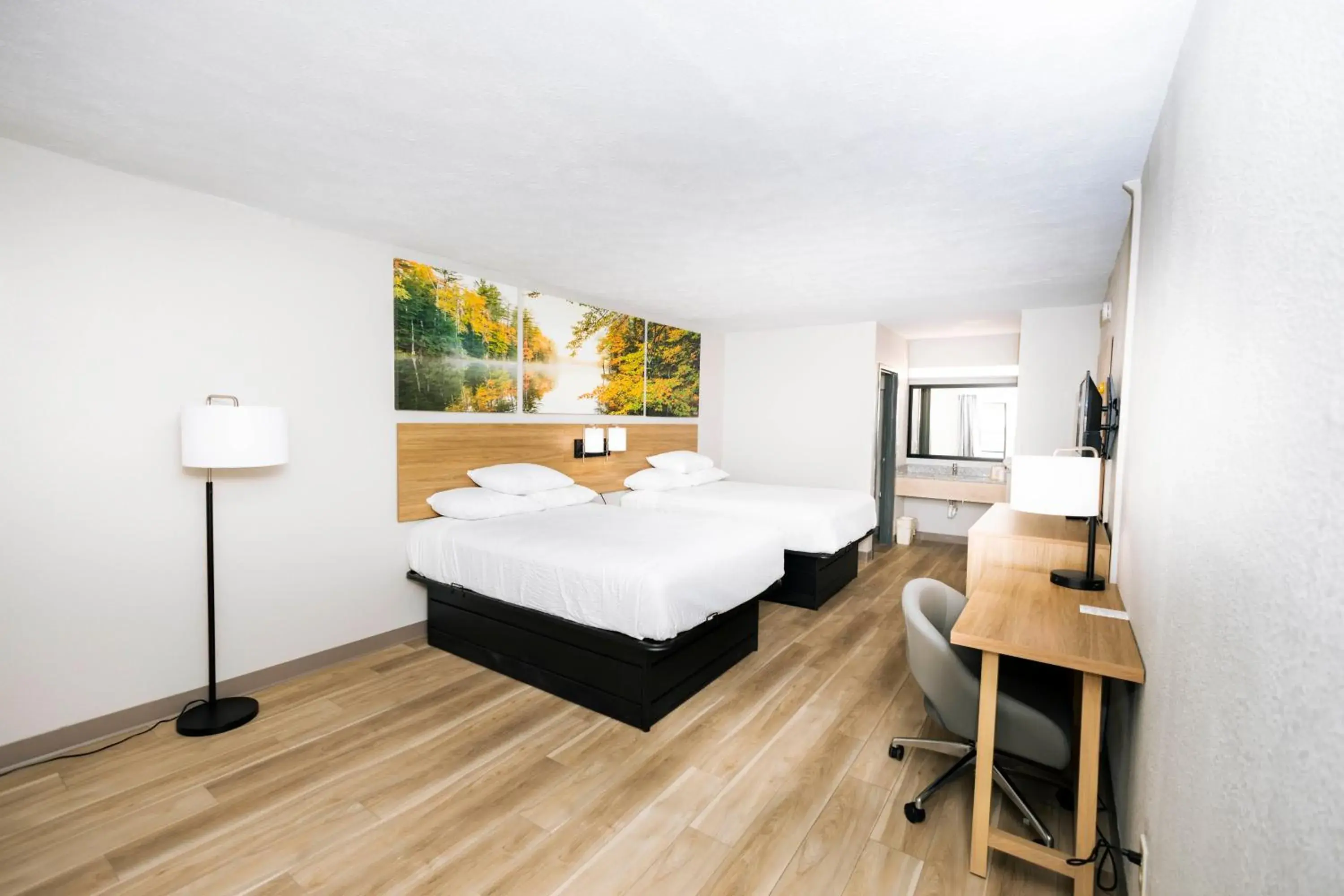 Modern Double Room with Two Double Beds - Non-Smoking in Days Inn by Wyndham Cincinnati East Modern Double Room with Two Double Beds - Non-Smoking in Days Inn by Wyndham Cincinnati East