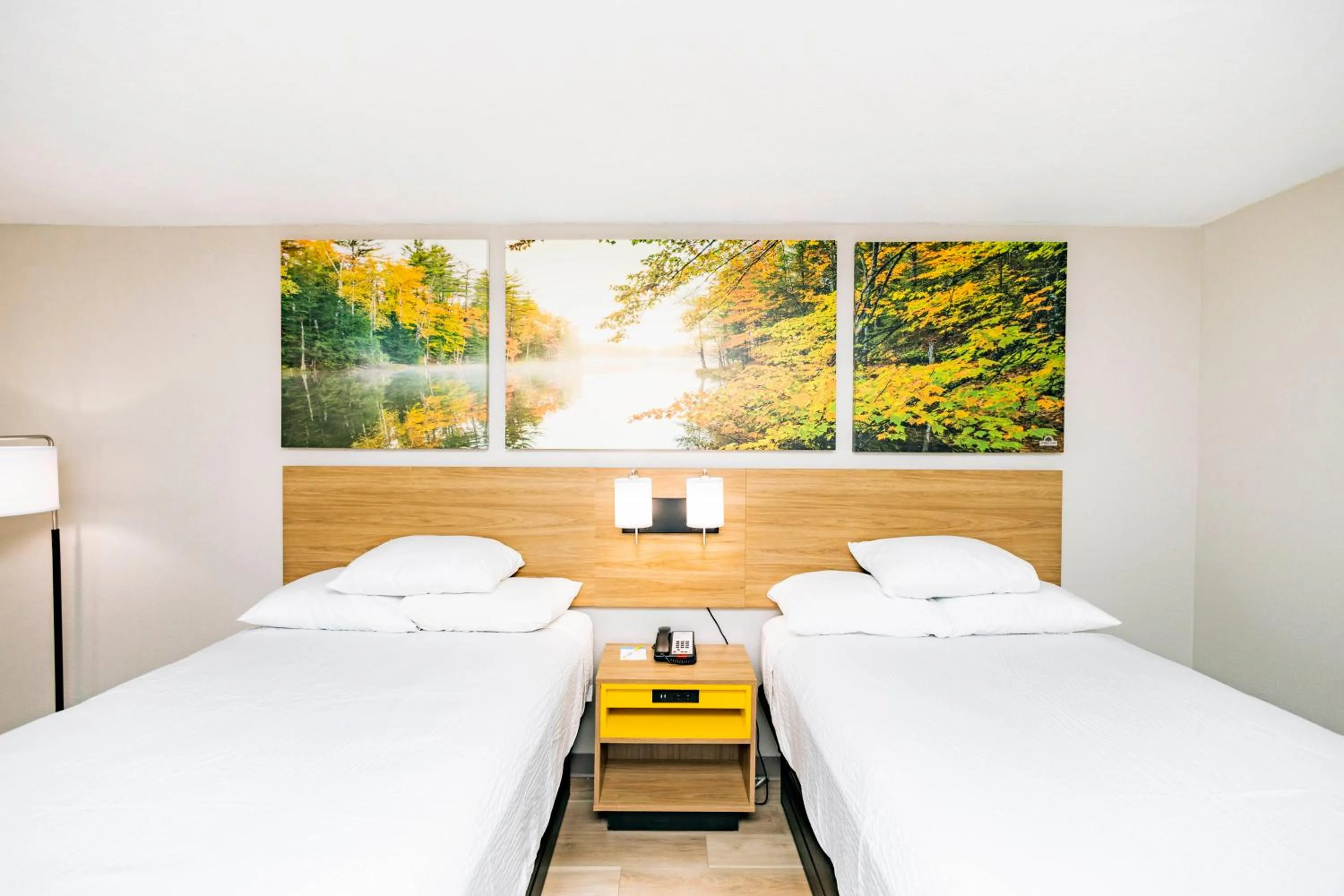 Guests, Bed in Days Inn by Wyndham Cincinnati East