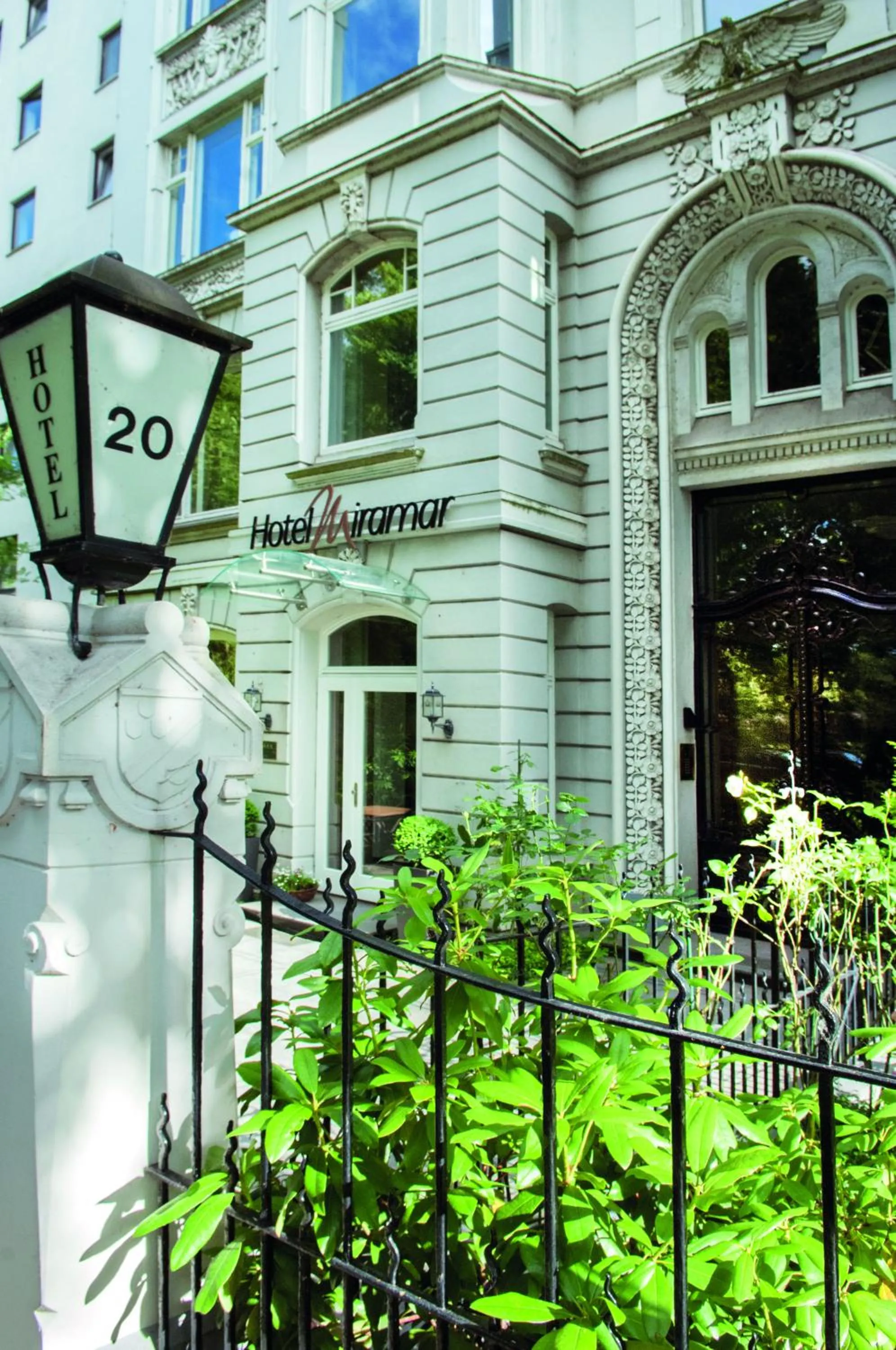 Facade/entrance in Hotel Miramar