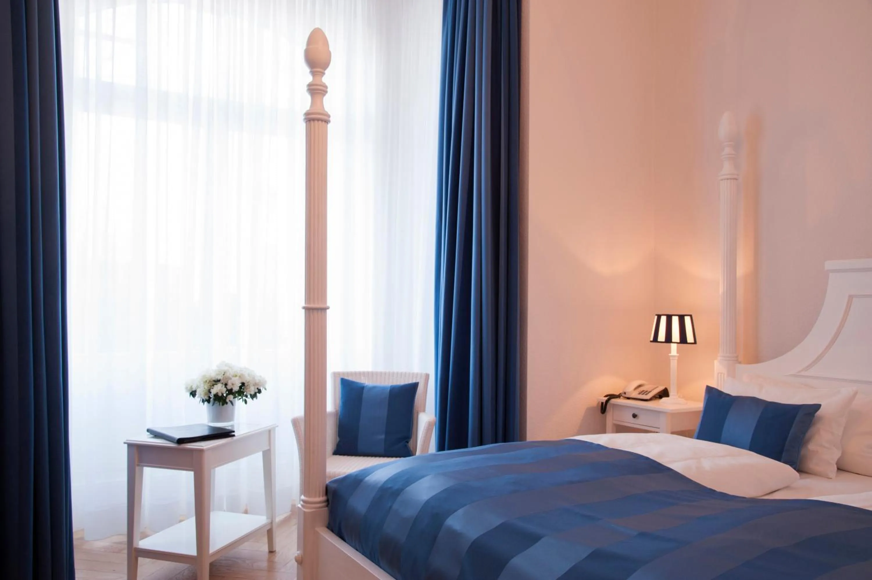 Photo of the whole room, Bed in Hotel Miramar