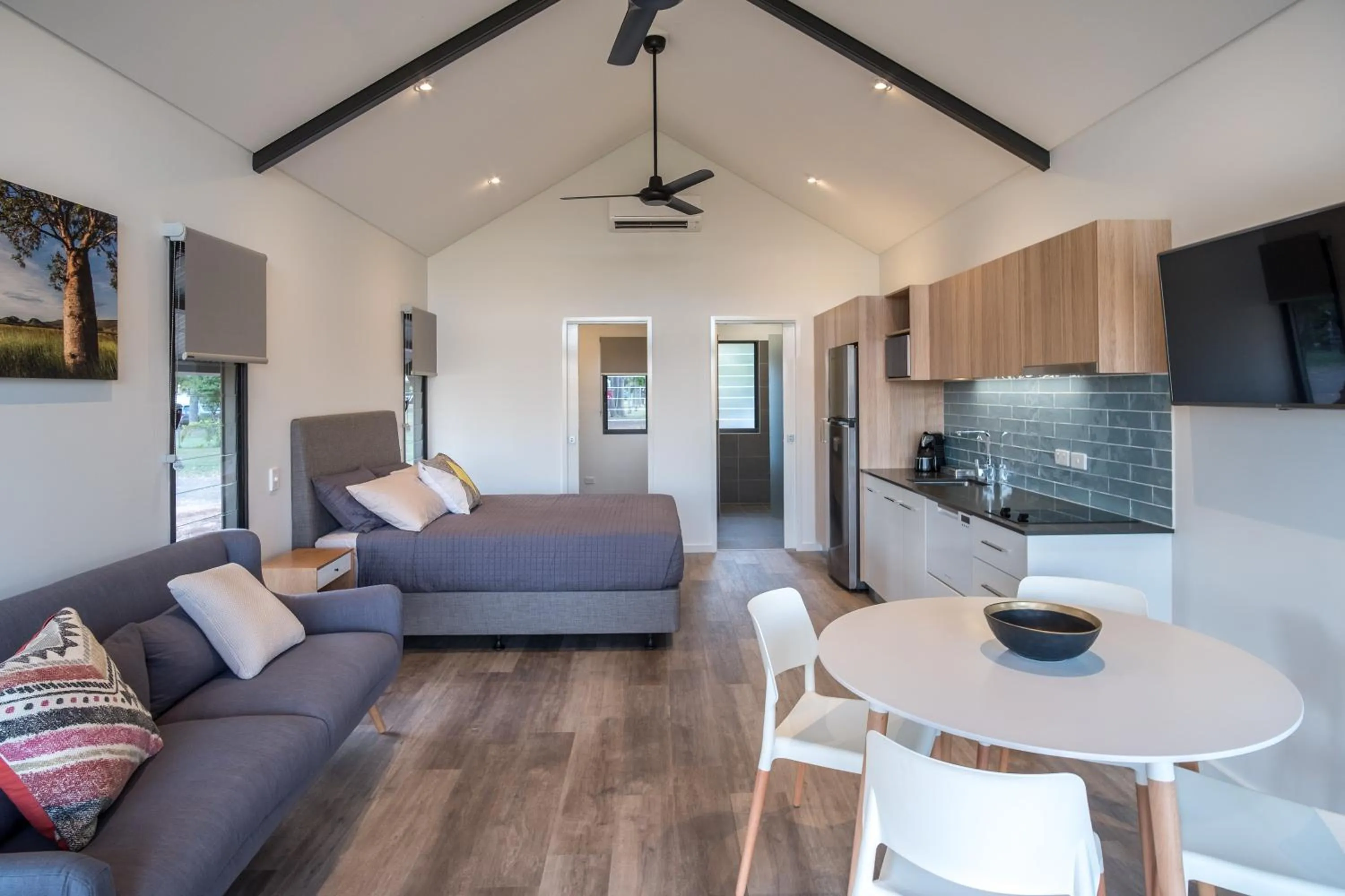 Dining area in Kimberleyland Waterfront Holiday Park