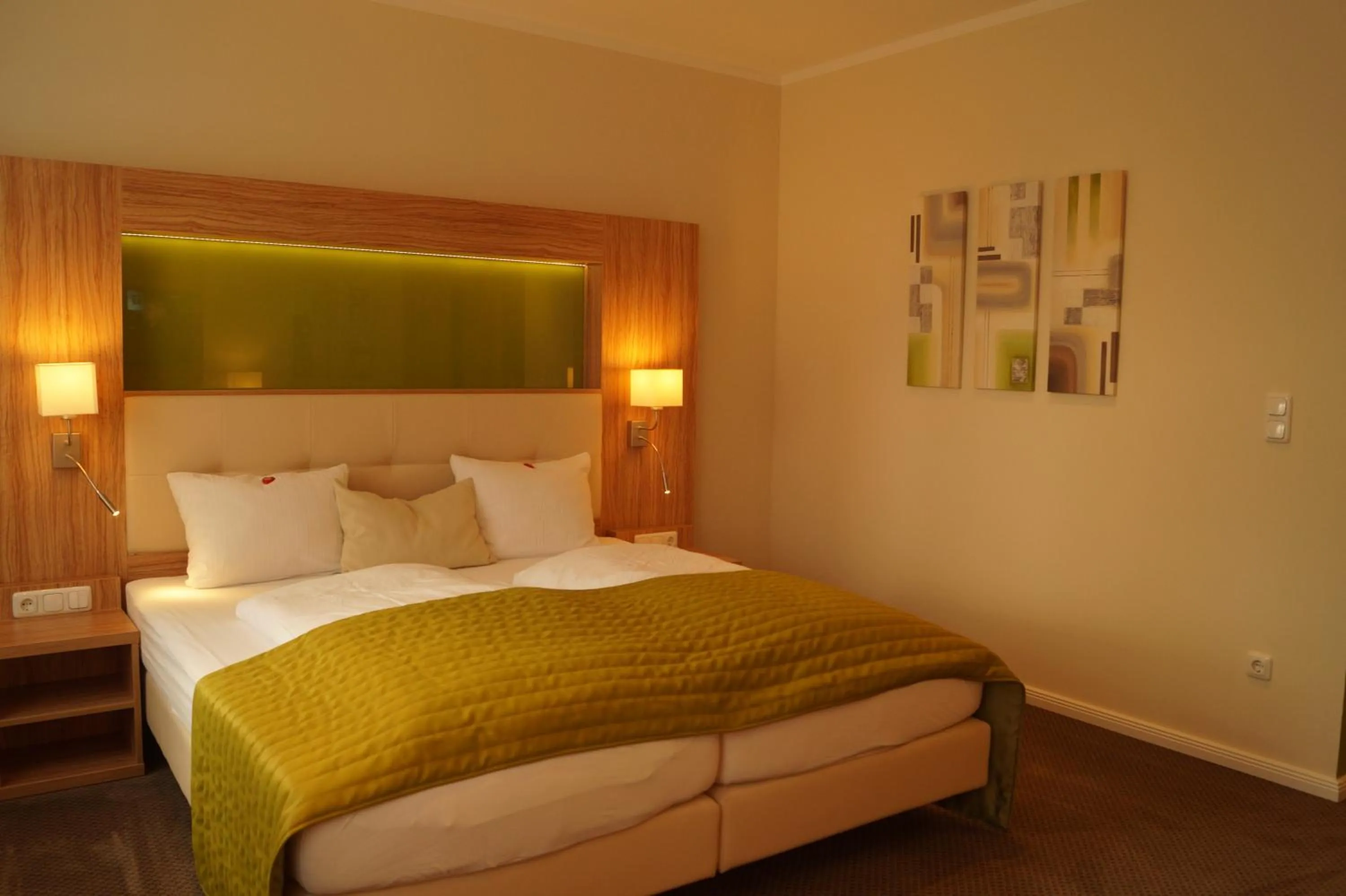 Photo of the whole room, Bed in Landhotel Klempau