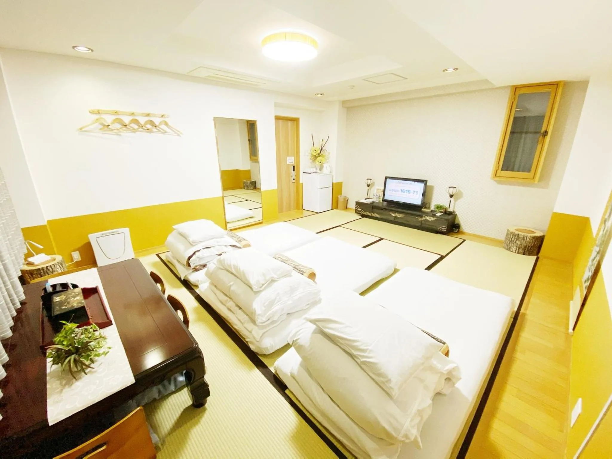 Photo of the whole room, Bed in GuestHouse017徳島個室 飲食街中心 阿波踊り会館7分 文理&徳島大学 アスティとくしま車8分