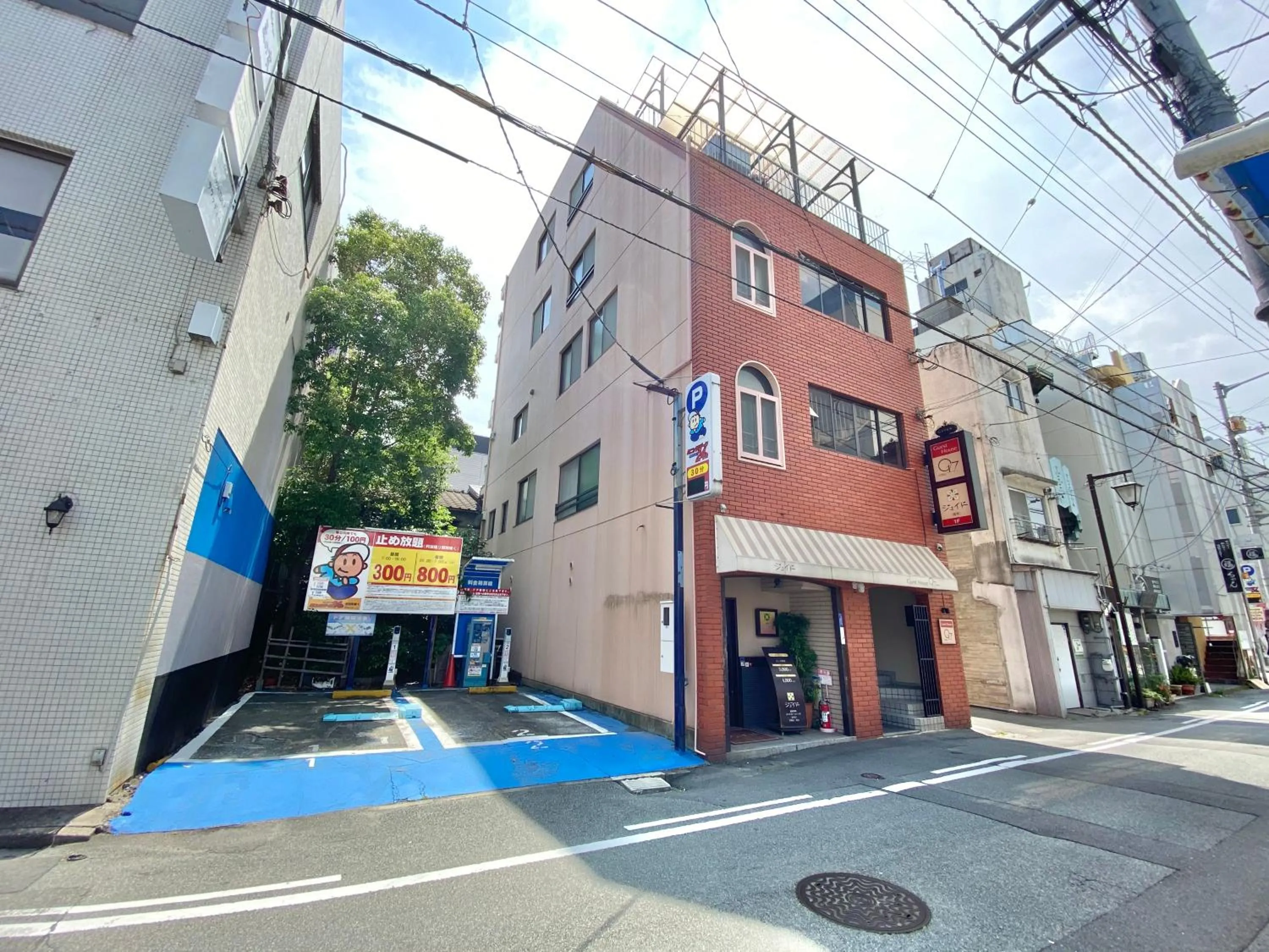 Property building in GuestHouse017徳島個室 飲食街中心 阿波踊り会館7分 文理&徳島大学 アスティとくしま車8分