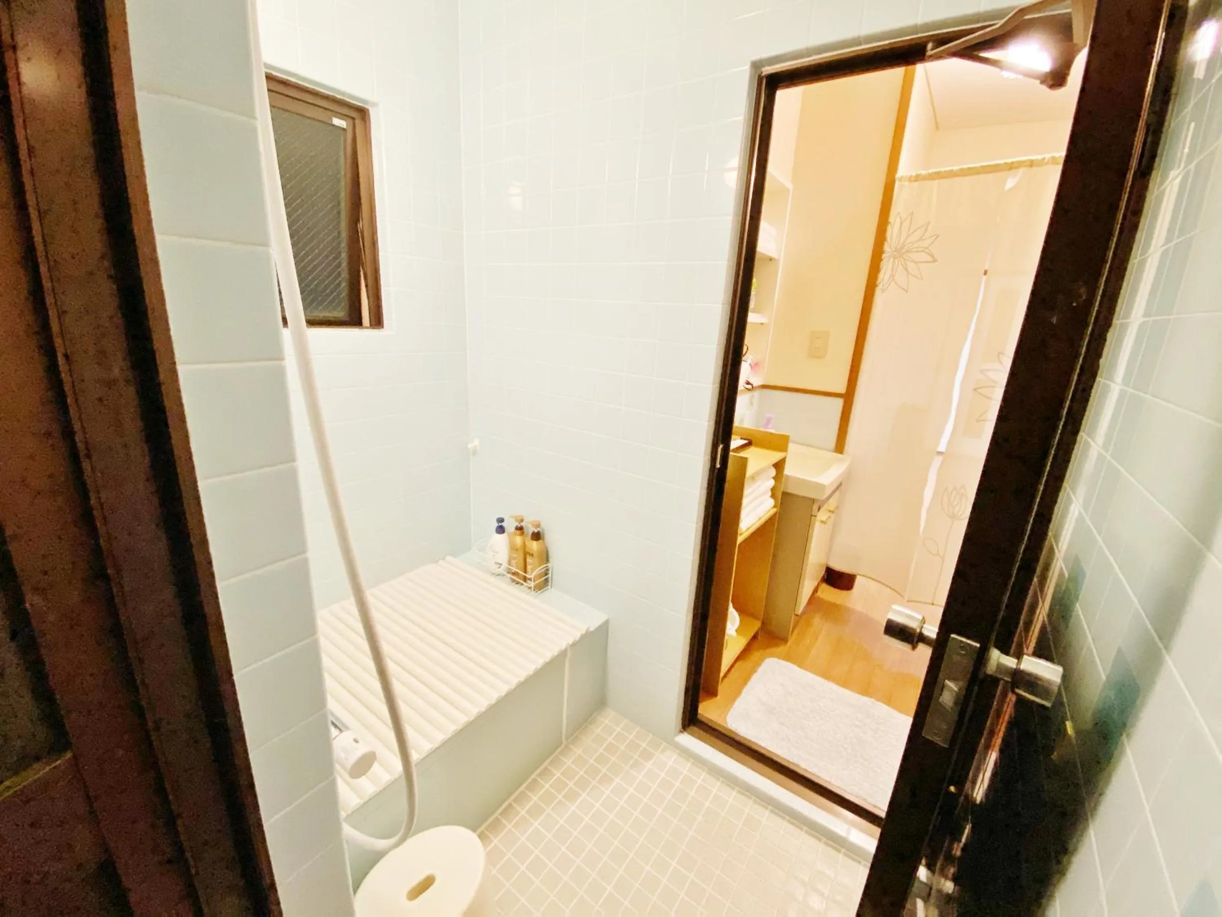 Bathroom in GuestHouse017徳島個室 飲食街中心 阿波踊り会館7分 文理&徳島大学 アスティとくしま車8分