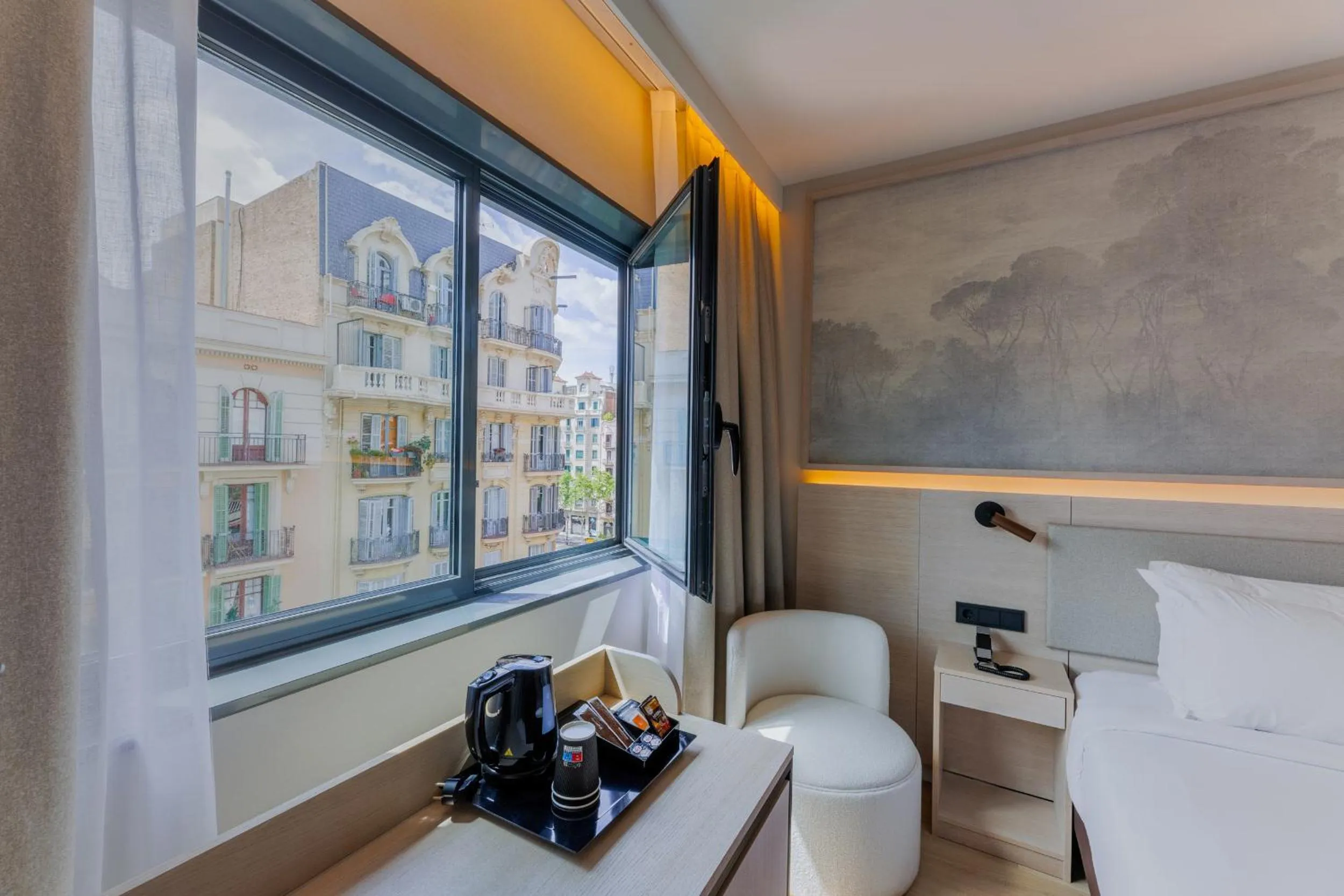 Bedroom, Bed in Hotel Vilamarí