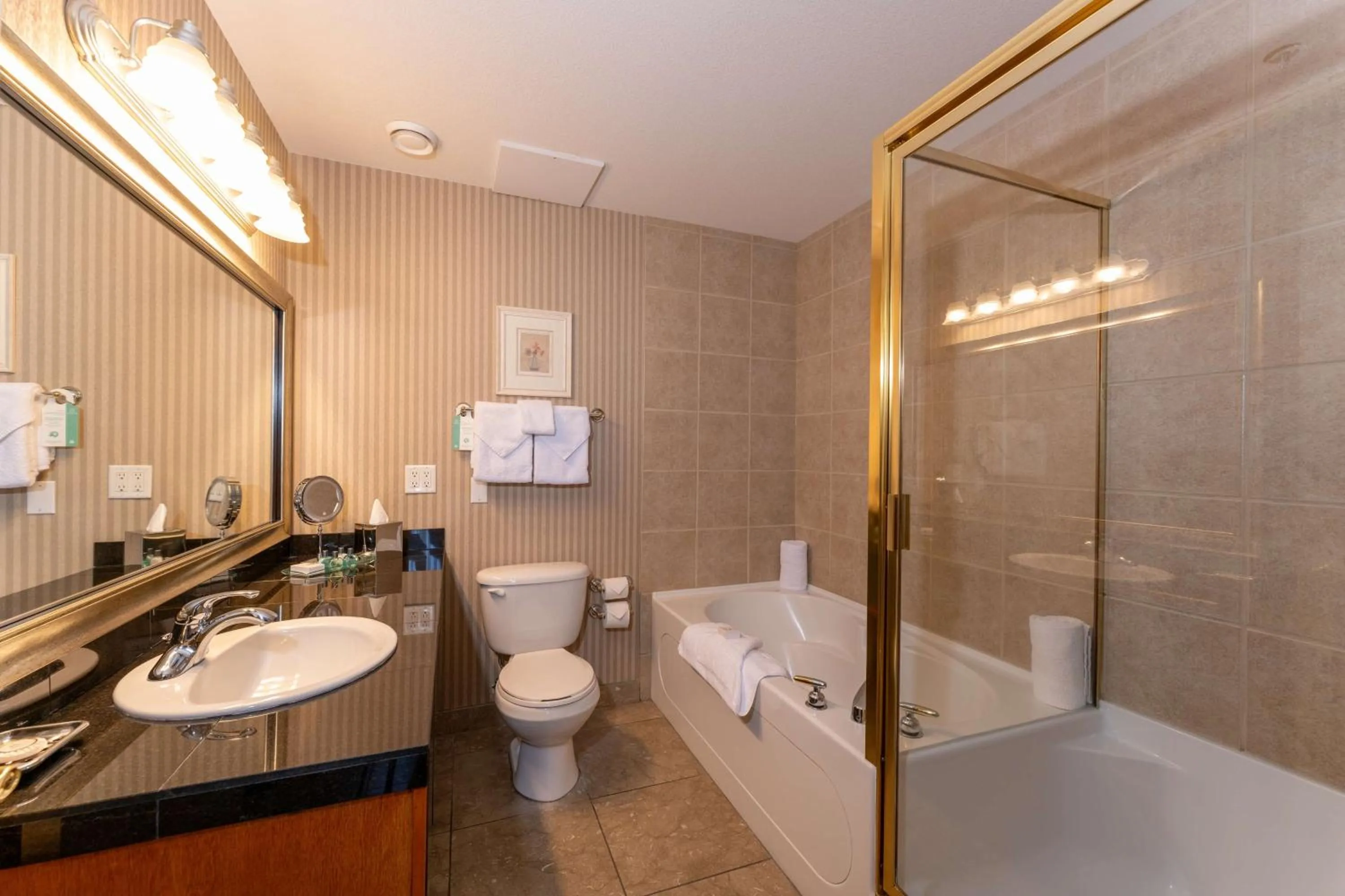 Bathroom in Prestige Harbourfront Resort, WorldHotels Luxury