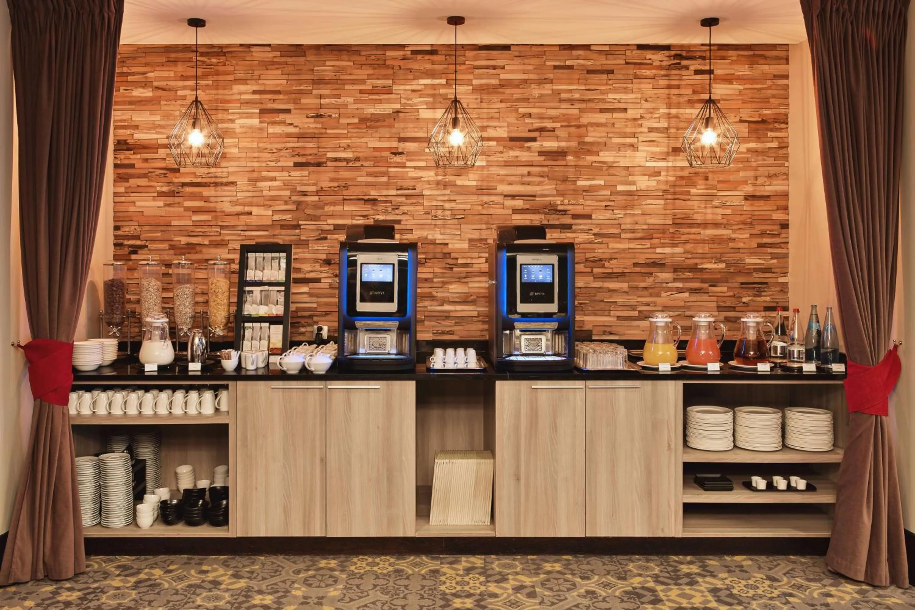 Breakfast in DoubleTree by Hilton Lyon Eurexpo & Spa