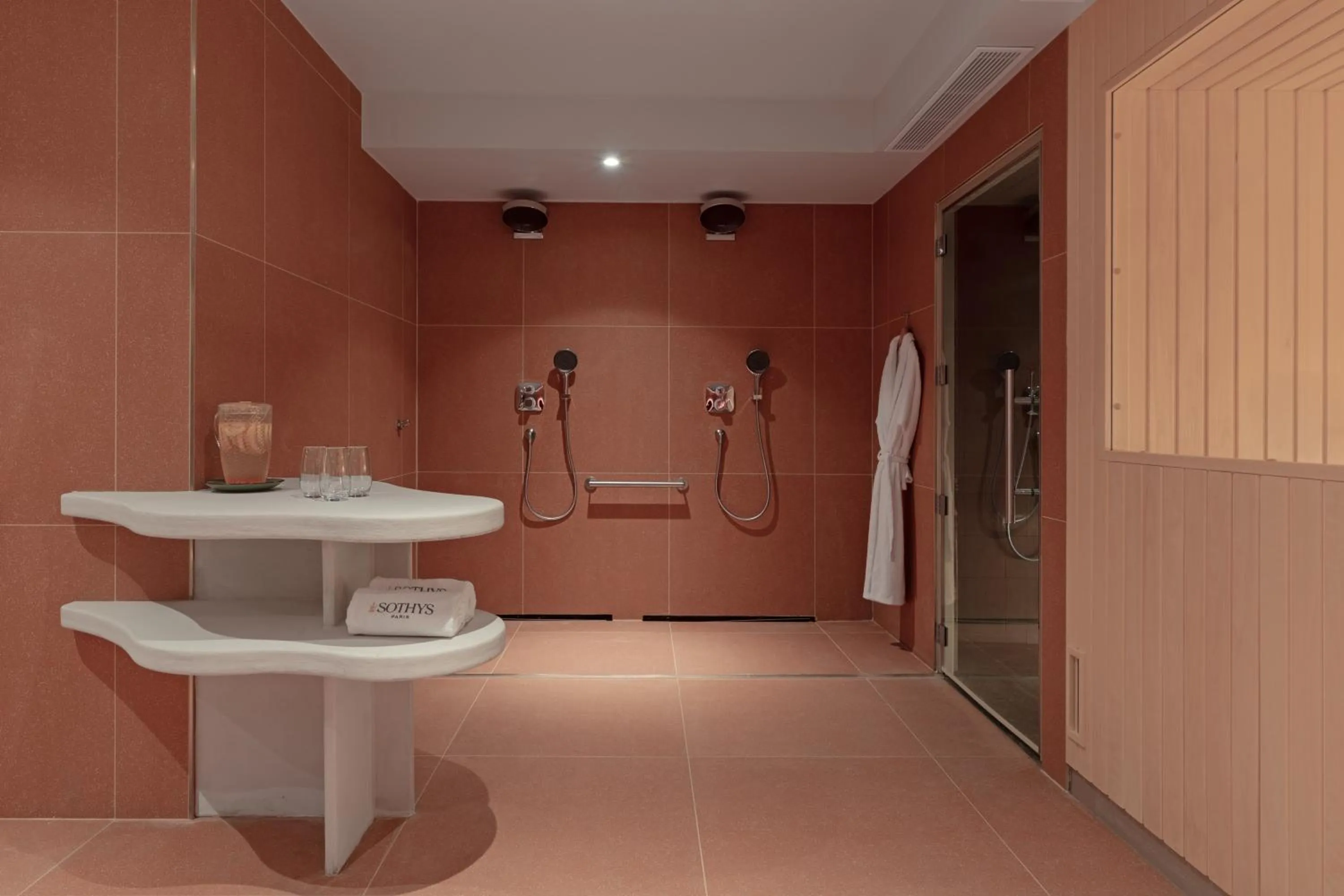 Spa and wellness centre/facilities in DoubleTree by Hilton Lyon Eurexpo & Spa