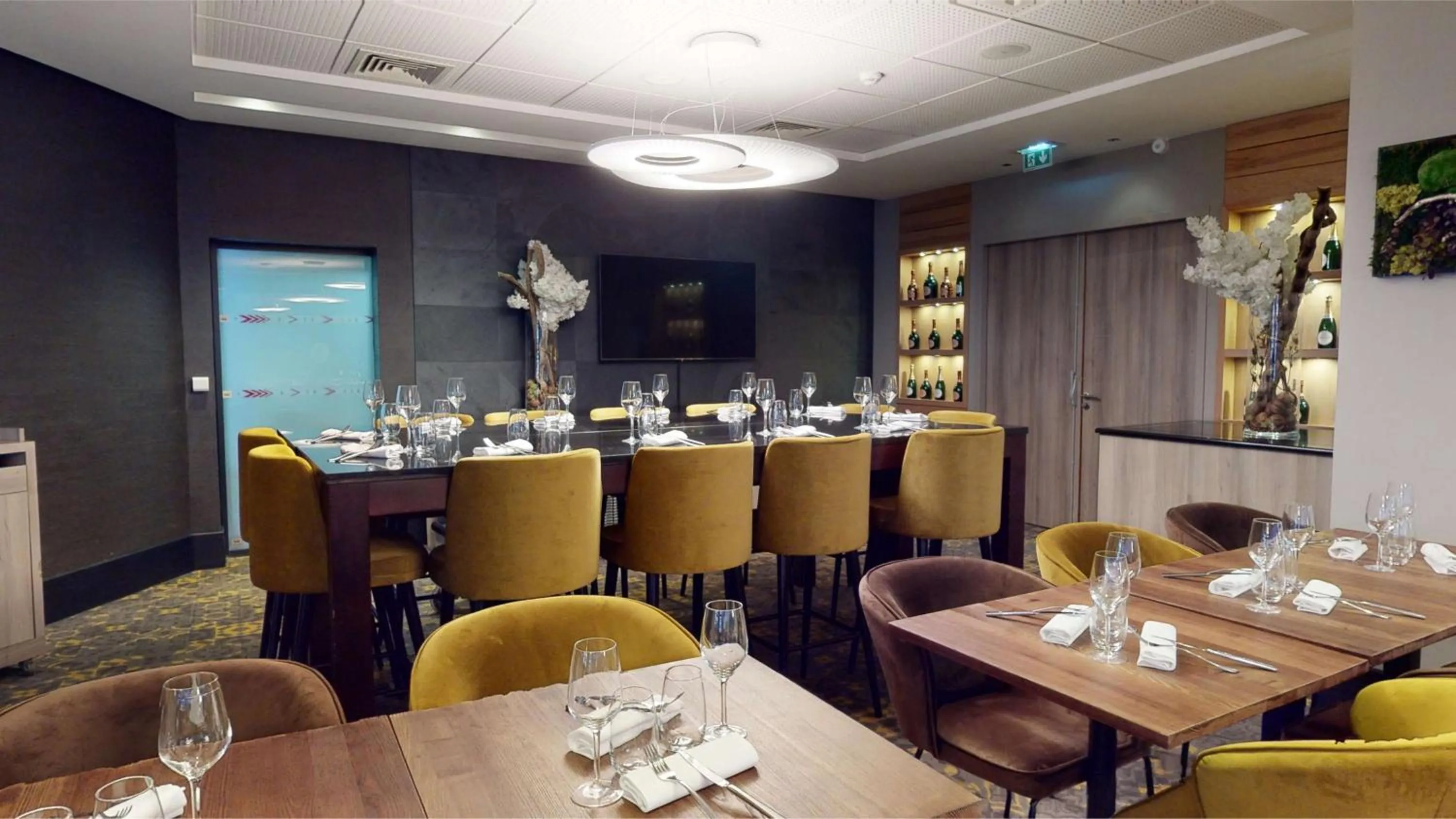 Restaurant/places to eat in DoubleTree by Hilton Lyon Eurexpo & Spa