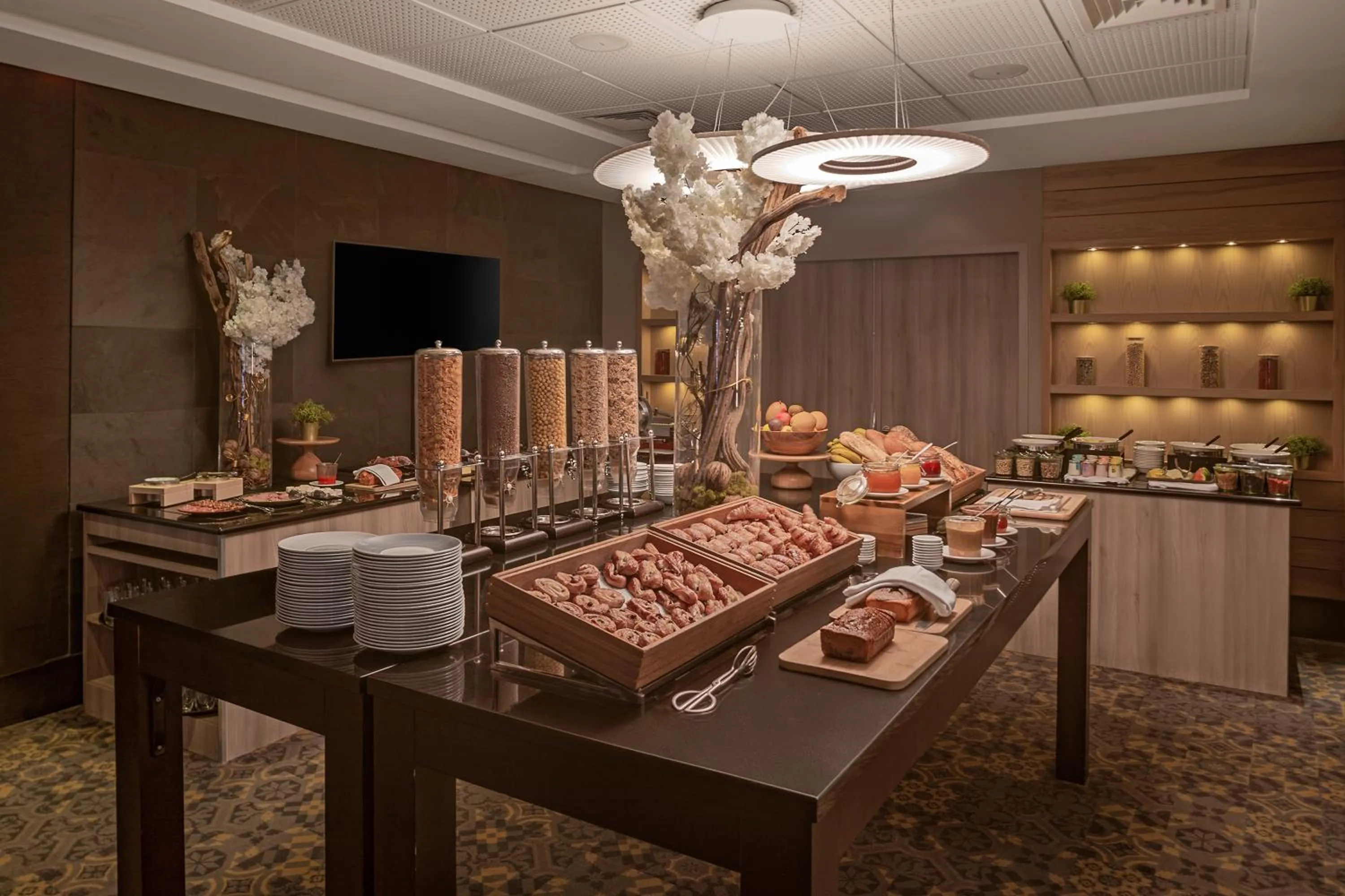 Breakfast in DoubleTree by Hilton Lyon Eurexpo & Spa