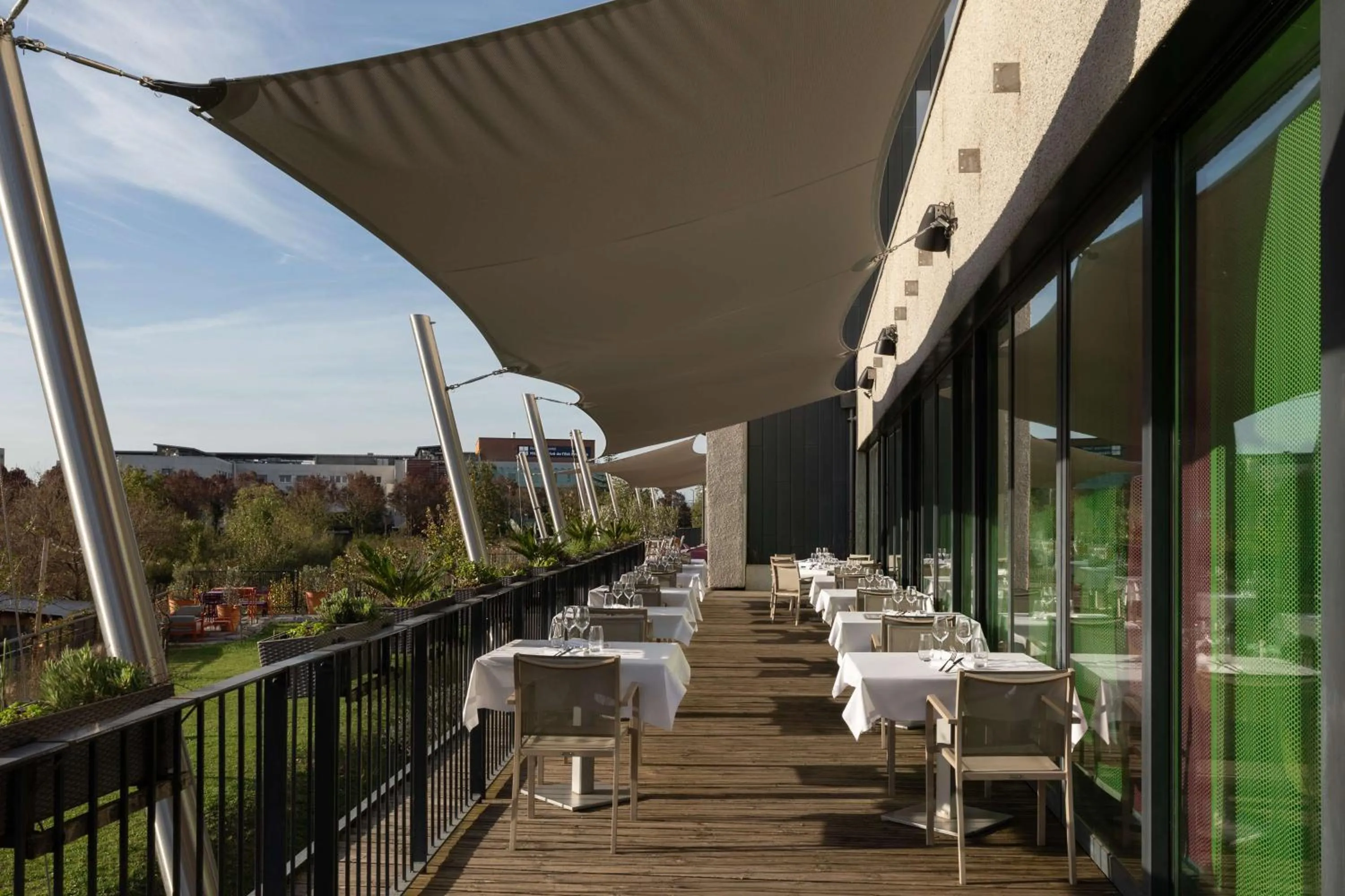 Patio in DoubleTree by Hilton Lyon Eurexpo & Spa