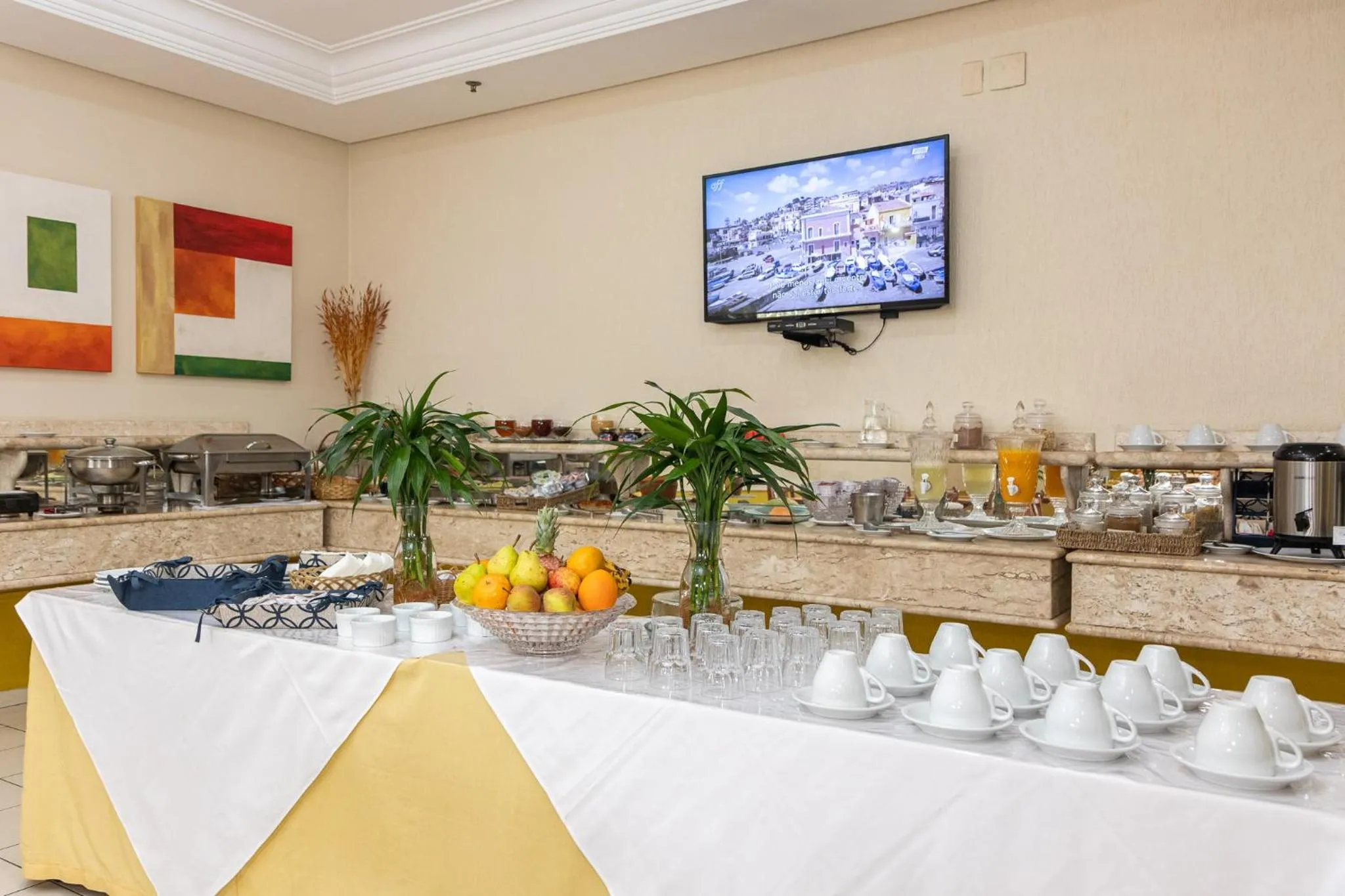 Buffet breakfast in Travel Inn Flats Jundiaí