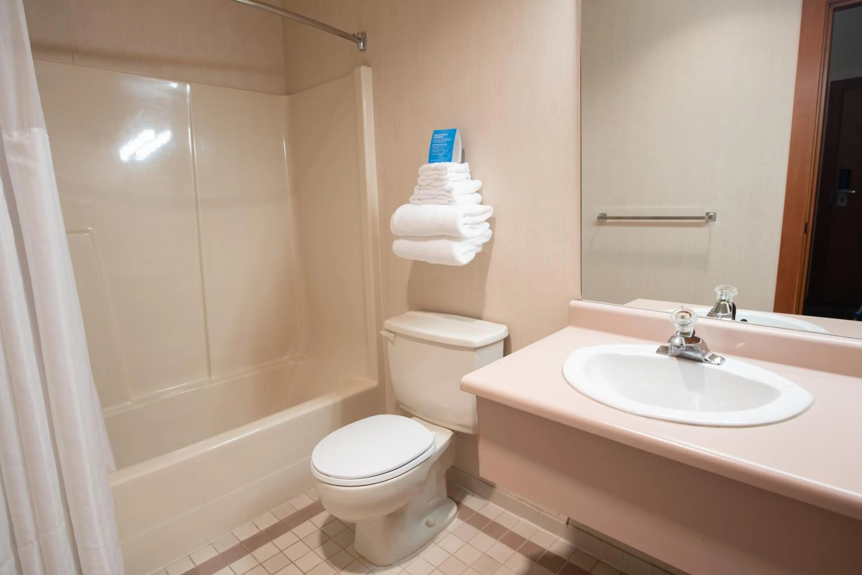 Bathroom in Painter's Lodge, Trademark Collection by Wyndham