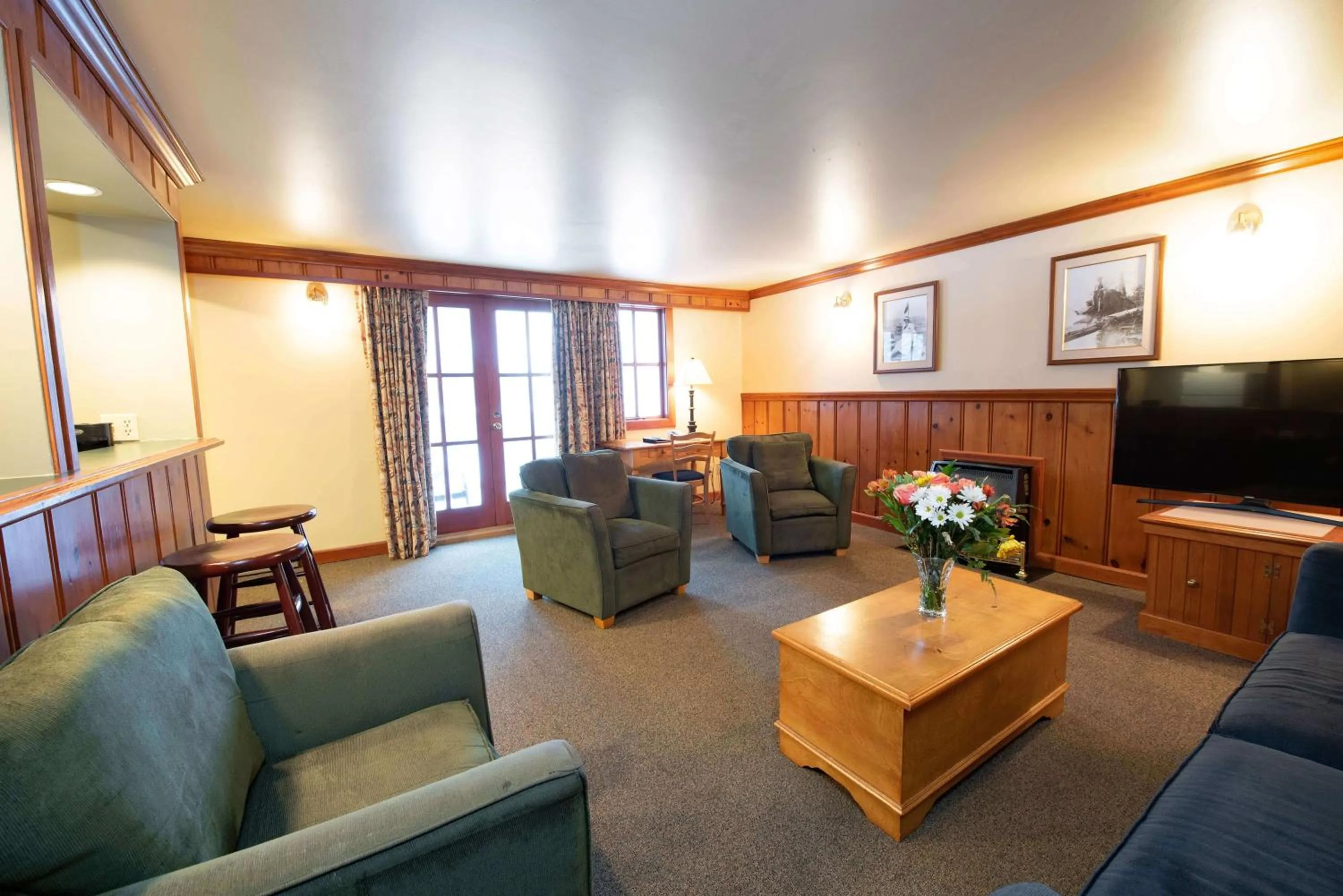 Living room in Painter's Lodge, Trademark Collection by Wyndham