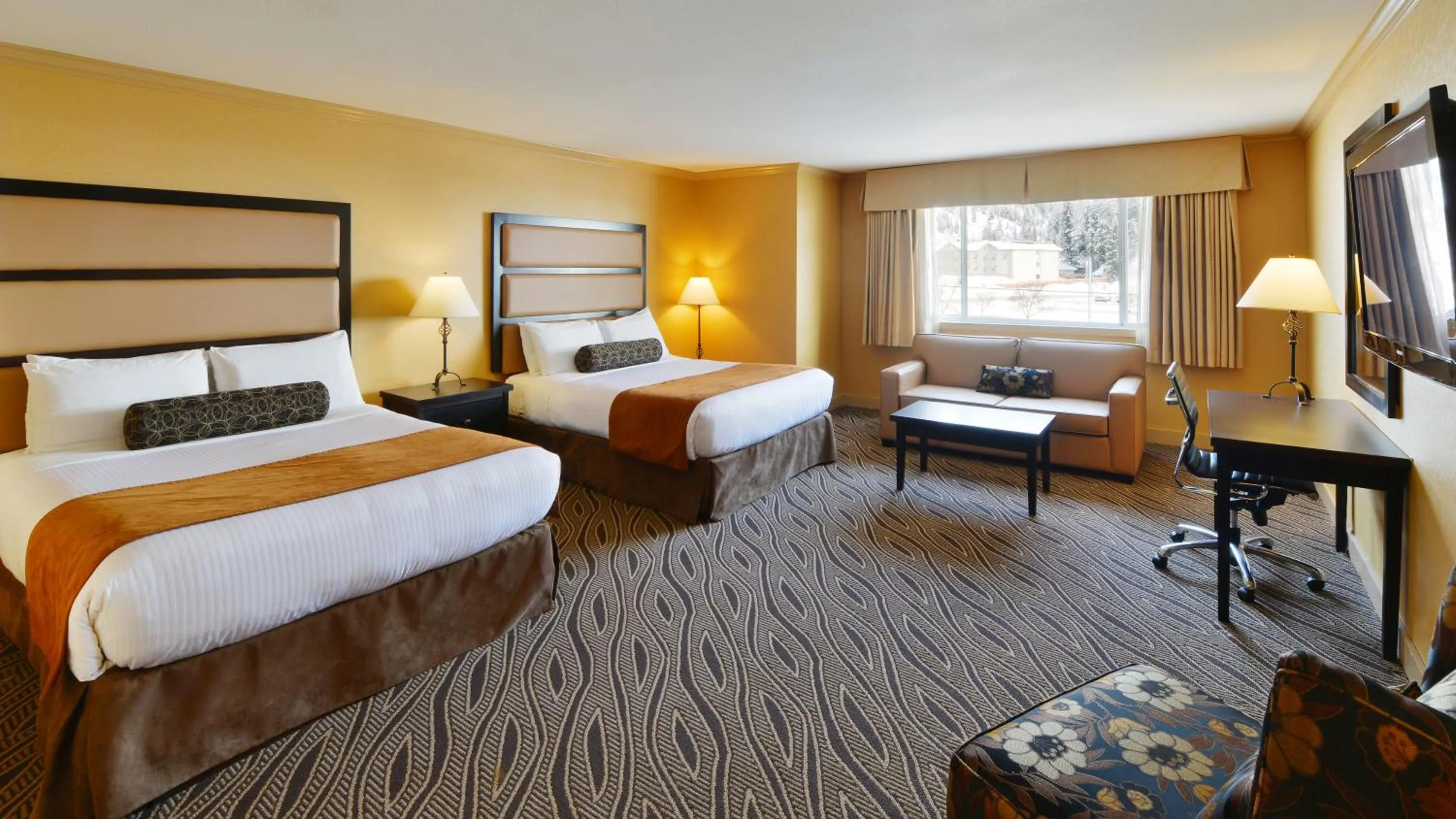 Photo of the whole room, Bed in Prestige Inn Golden